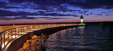 Nordermole in Travemünde bei Nacht