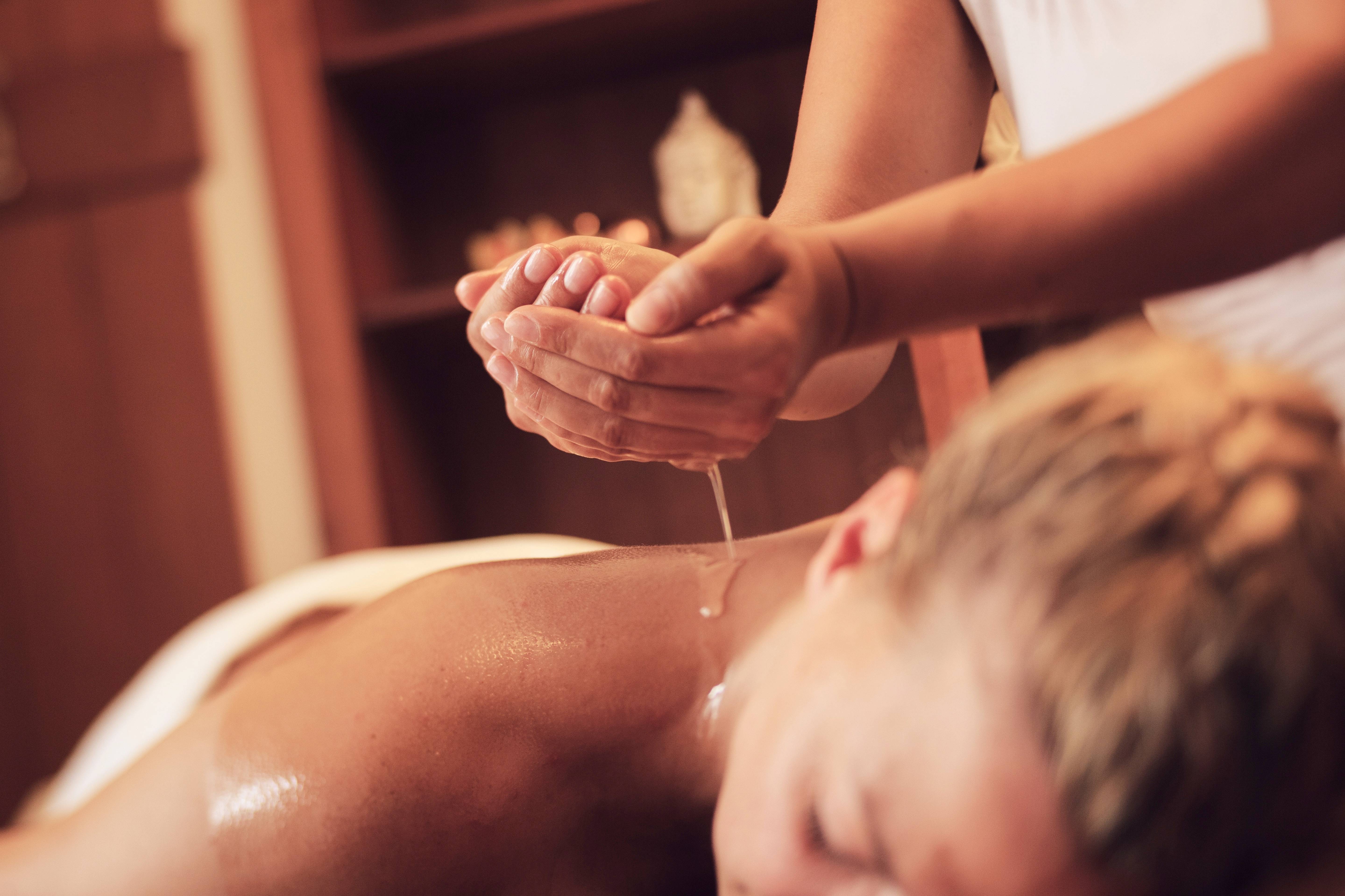 Lomi Lomi Massage