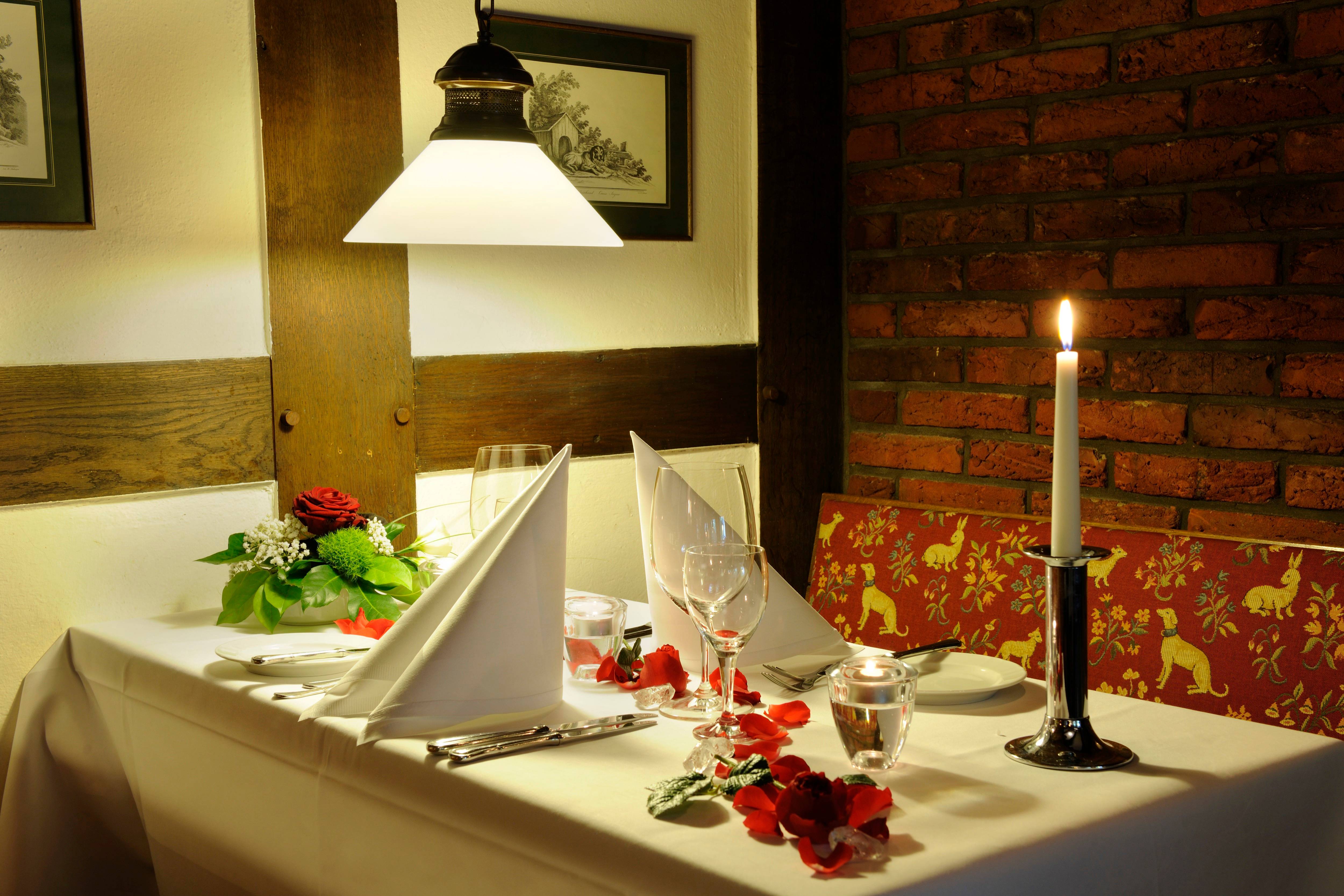 Gehobenes Abendessen in der Kaminstube