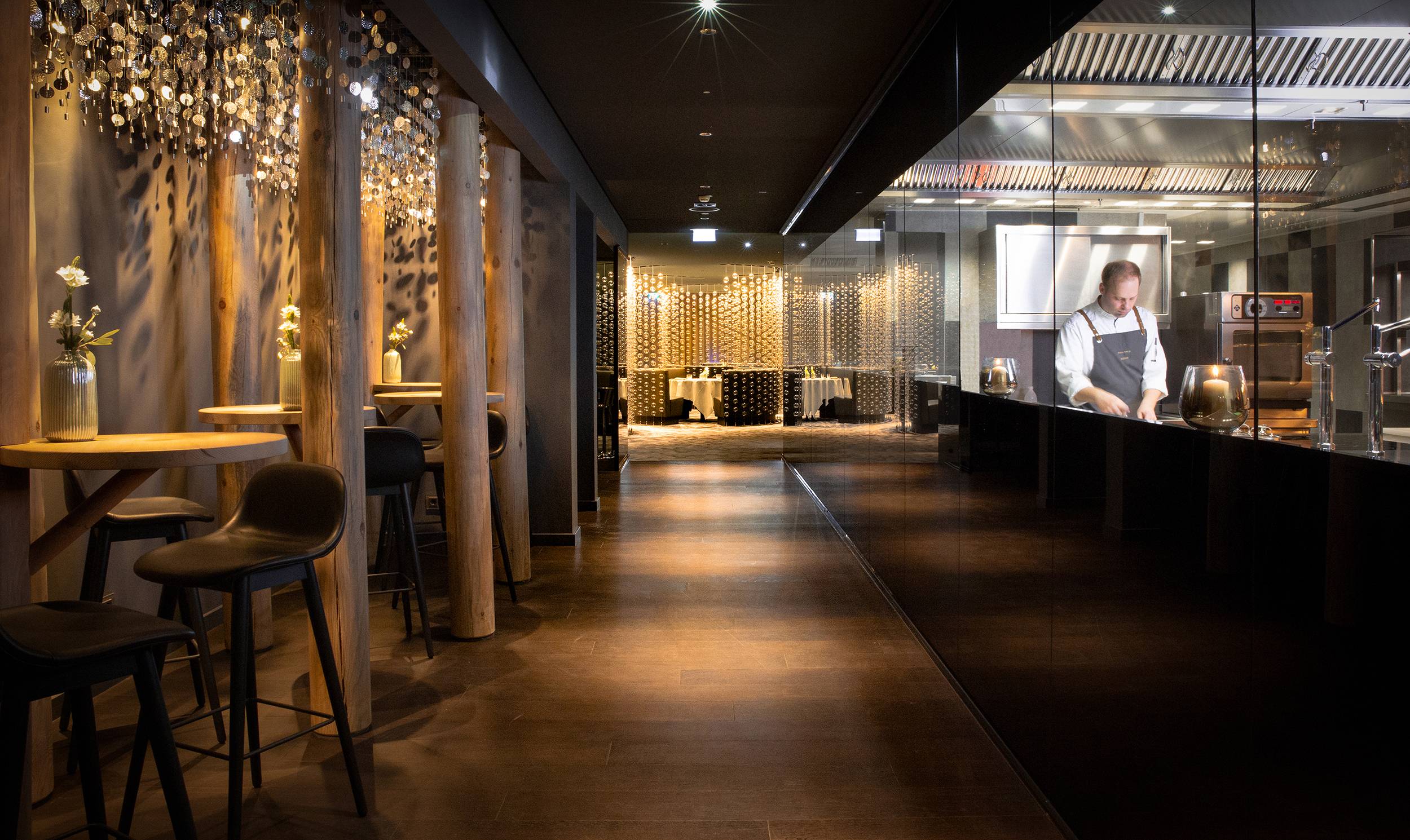 ÖSCH NOIR - Fine Dining