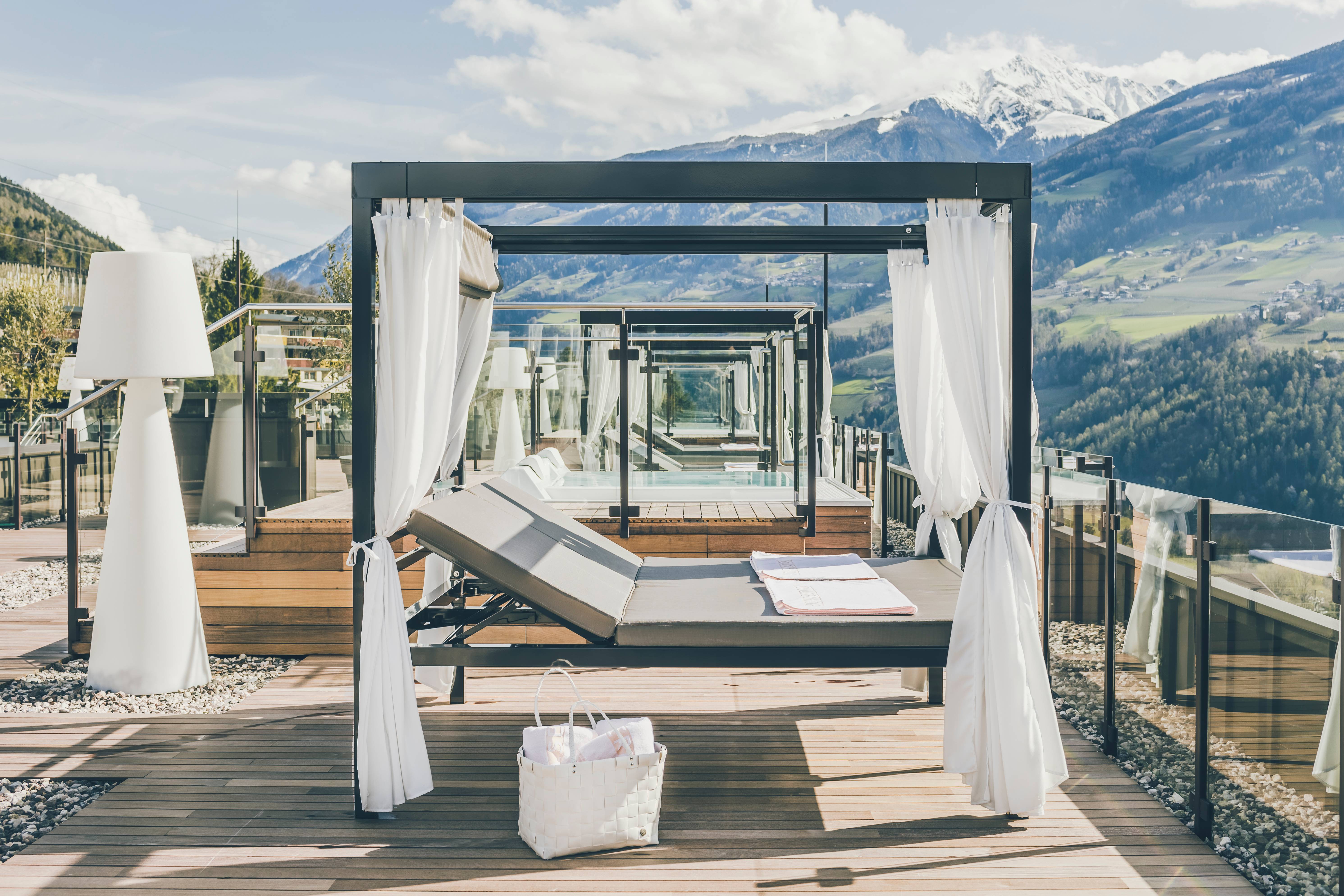 Pool & Ausblick
