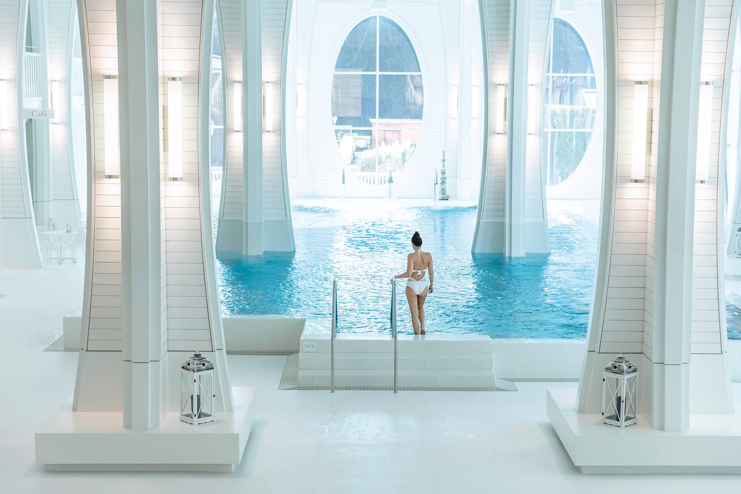 Monde de l'eau thermale aux thermes Tamina