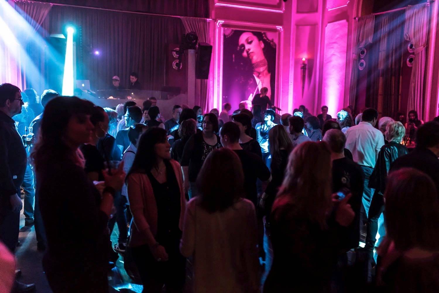Adiamo Dance Club