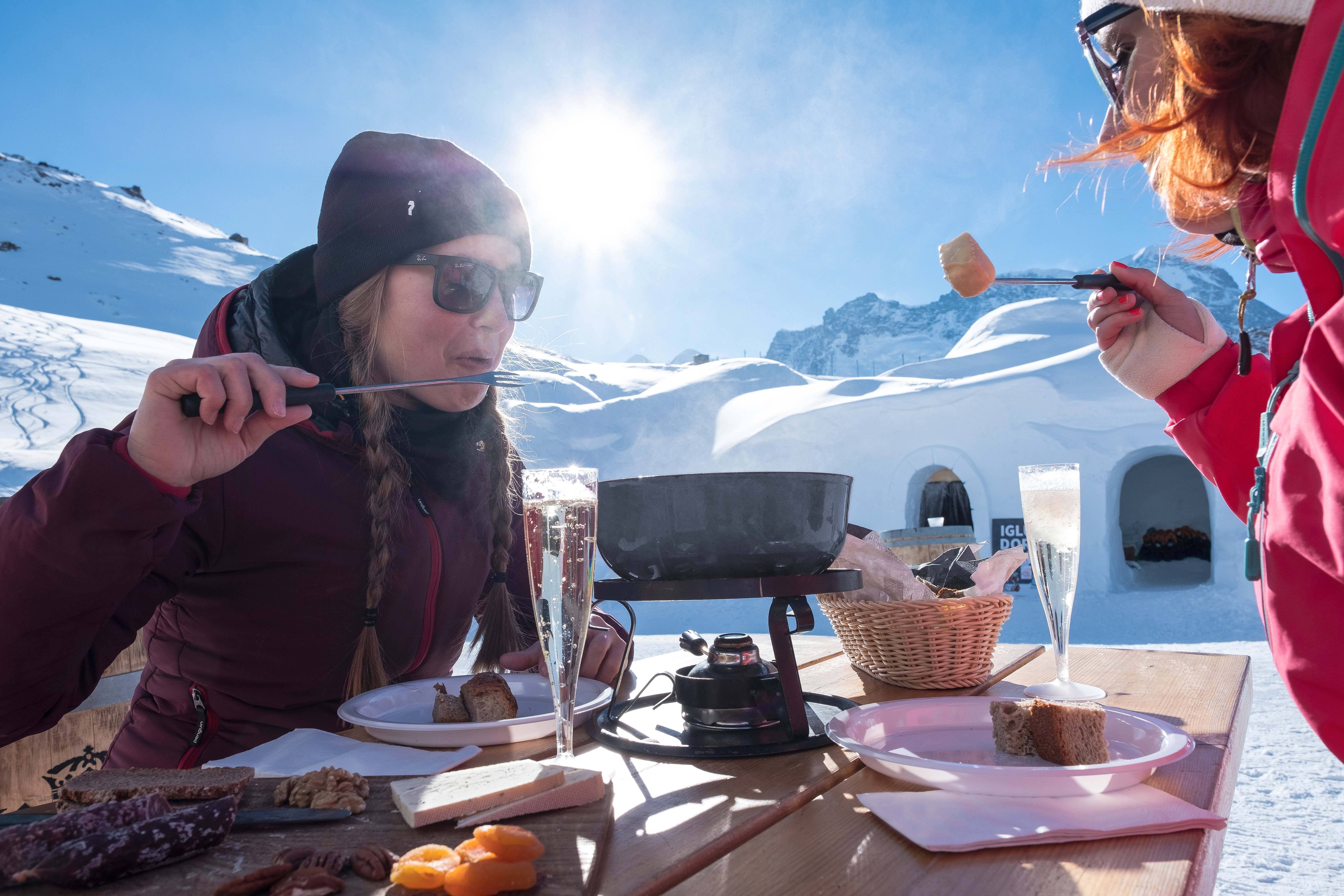 Fondue im Iglu