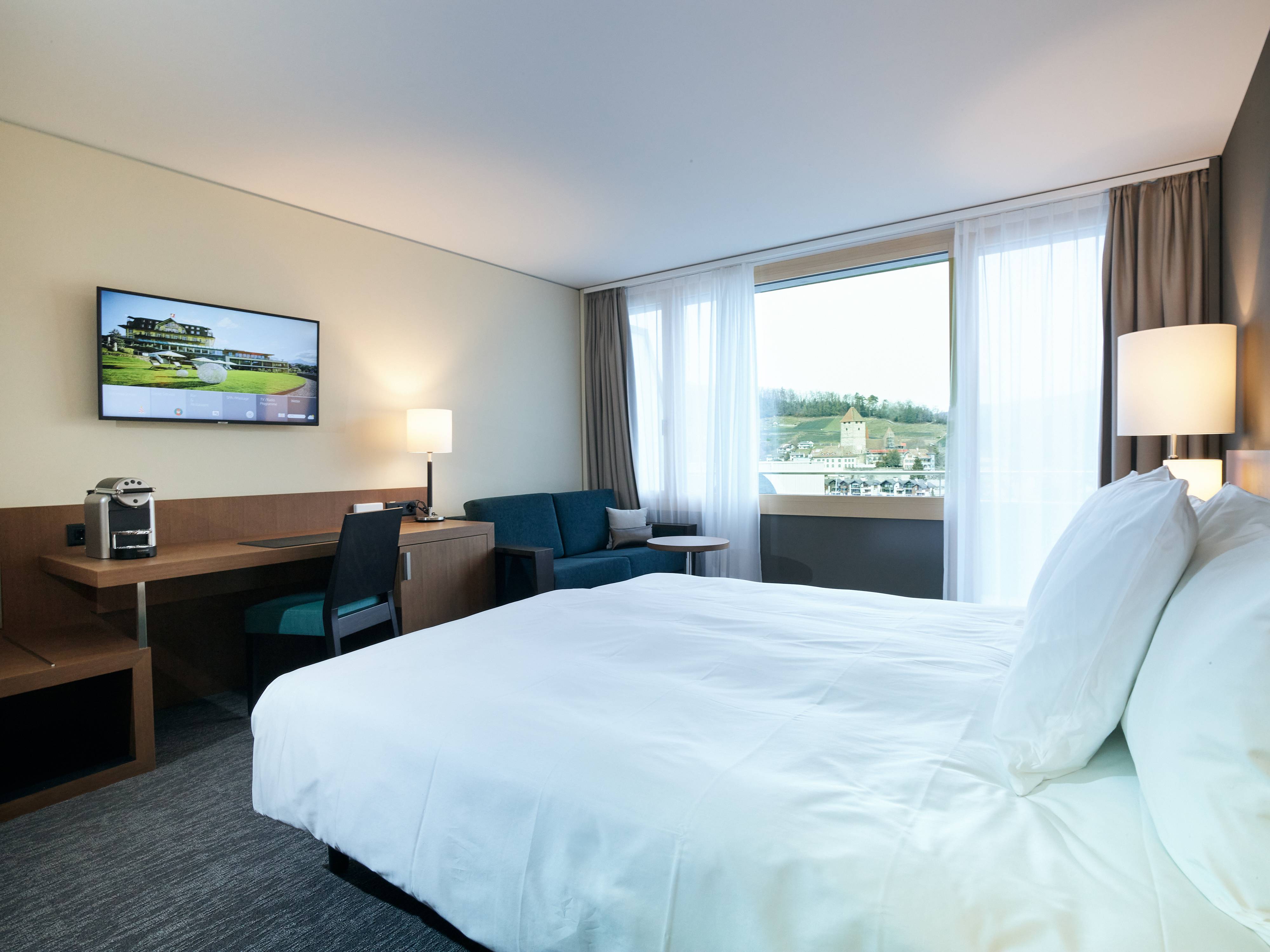 Lakefront Double Room with Balcony