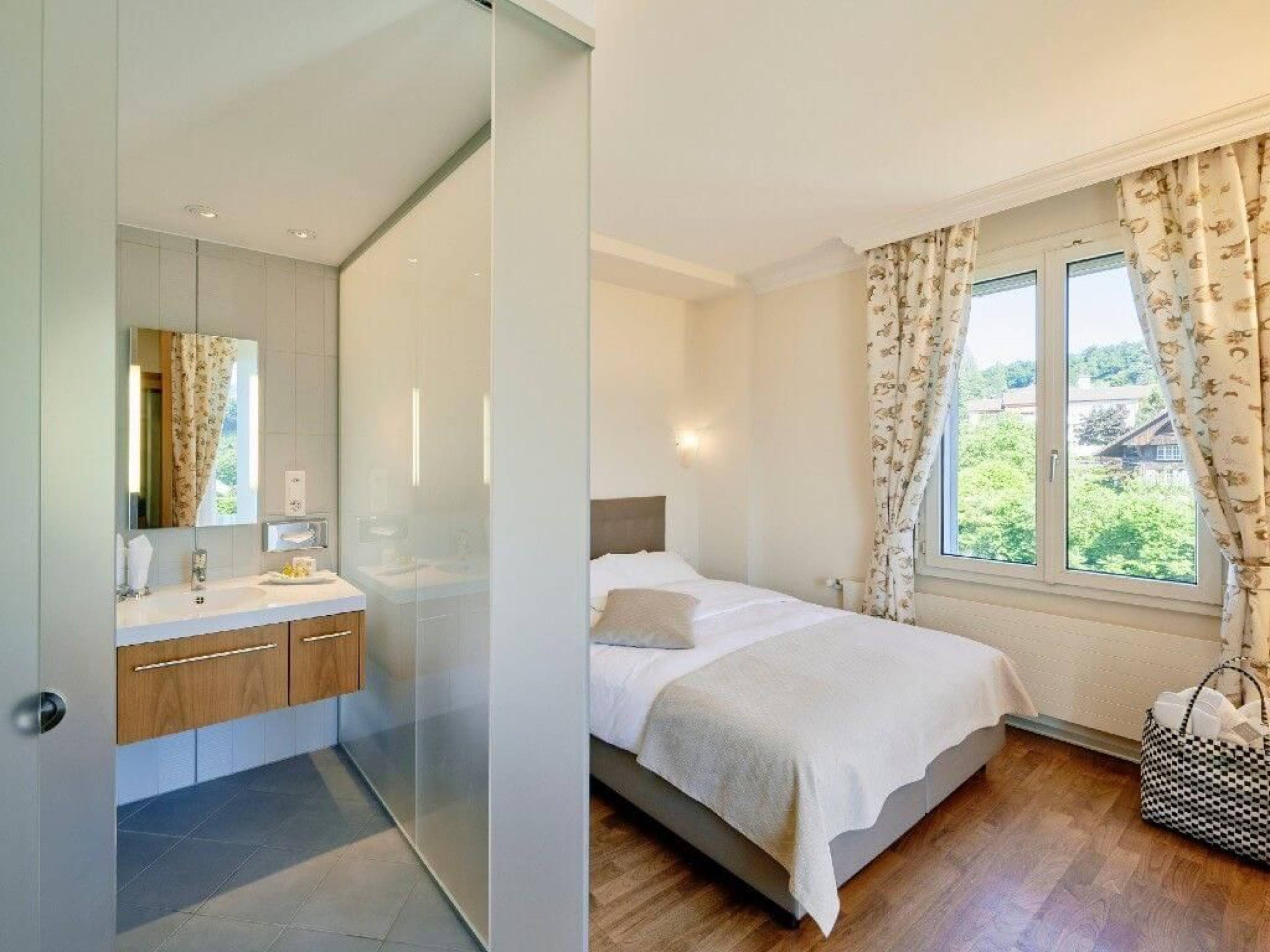 Komfort Grandlit Zimmer mit Dorfblick