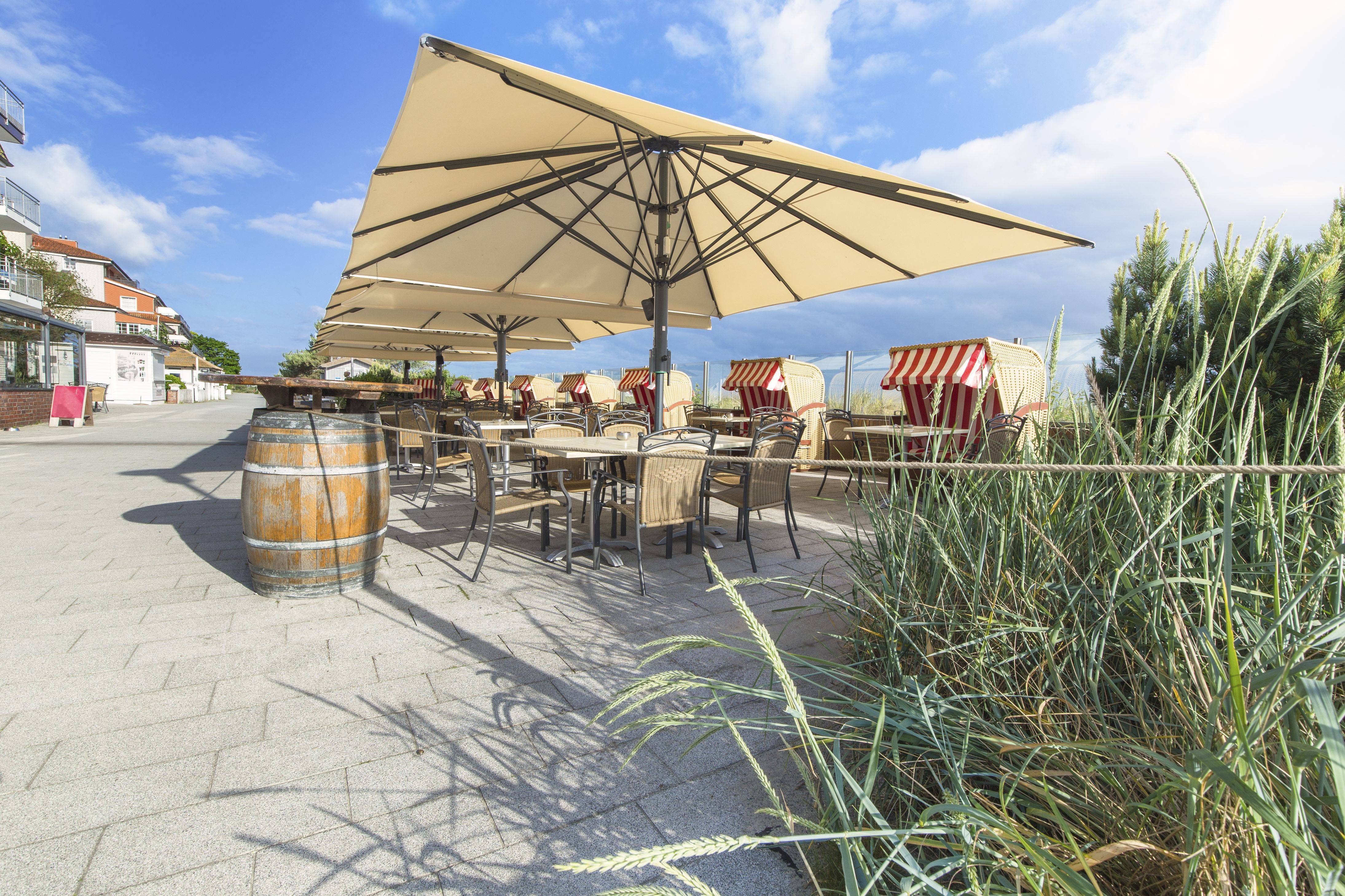 Sonnenterrasse oder Strandrestaurant