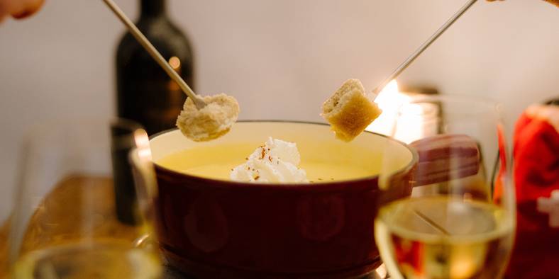 Fondue im Iglu auf der Engstligenalp