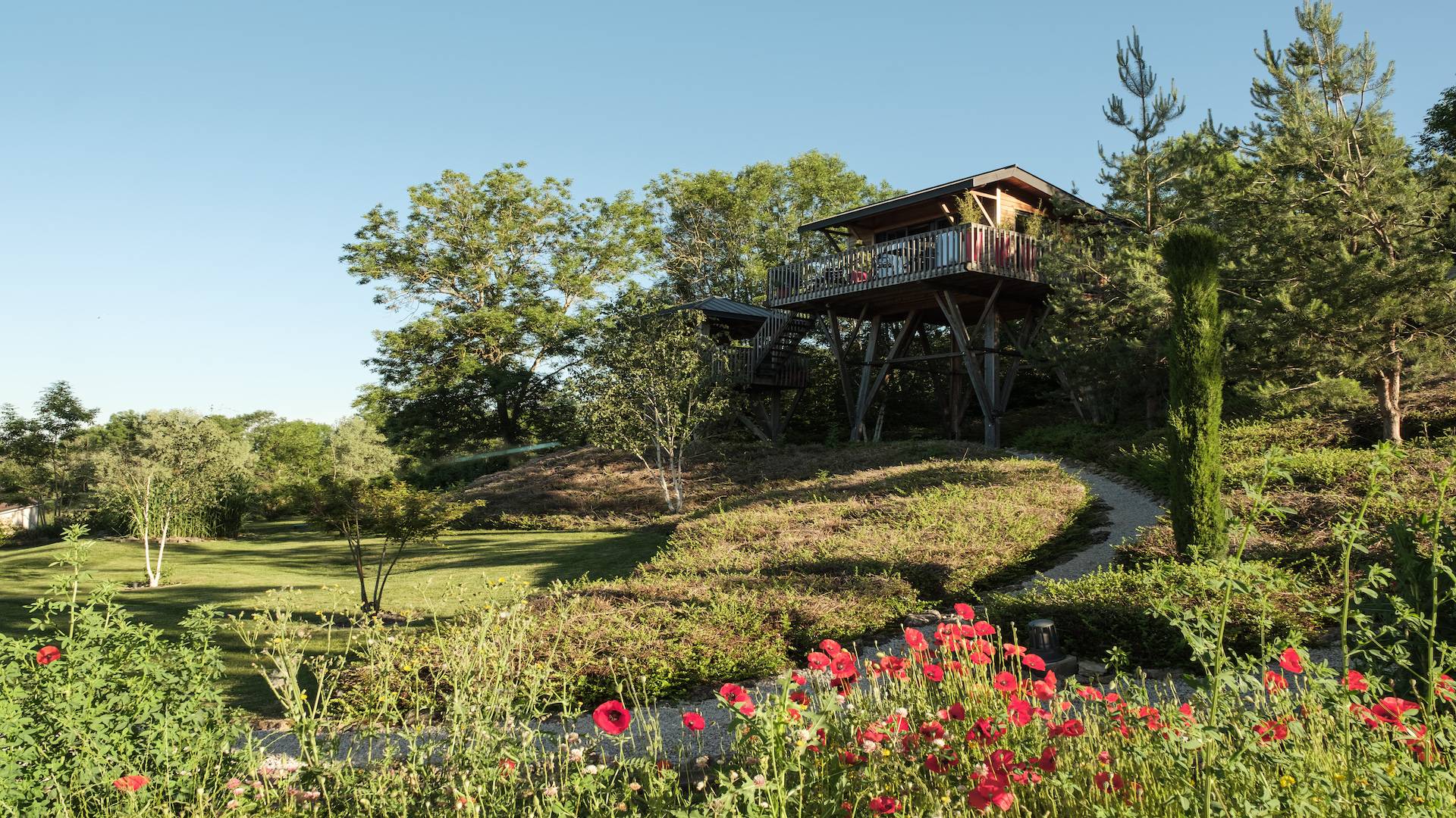Romantik im Baumhaus mit Jacuzzi