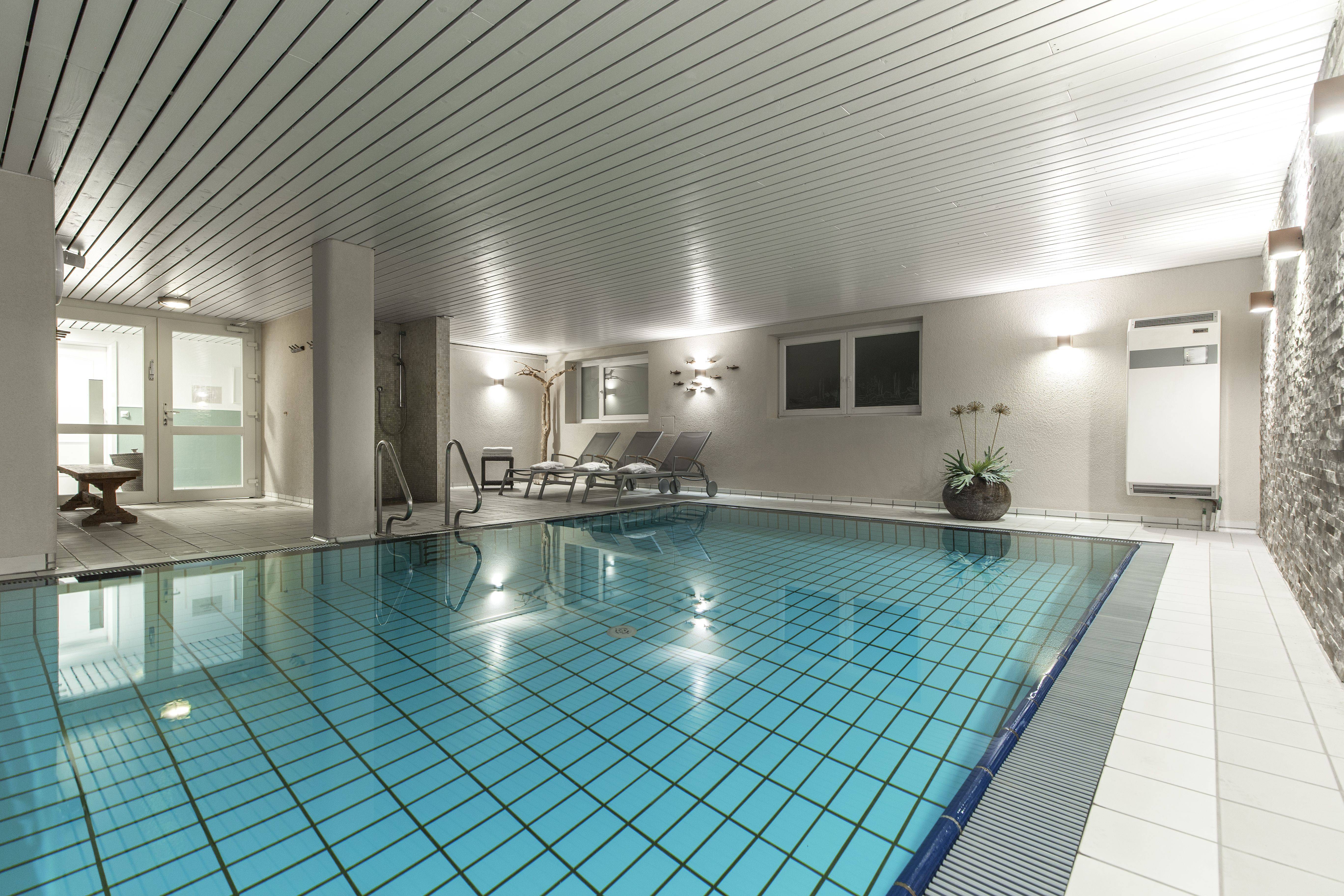 Pool & Sauna