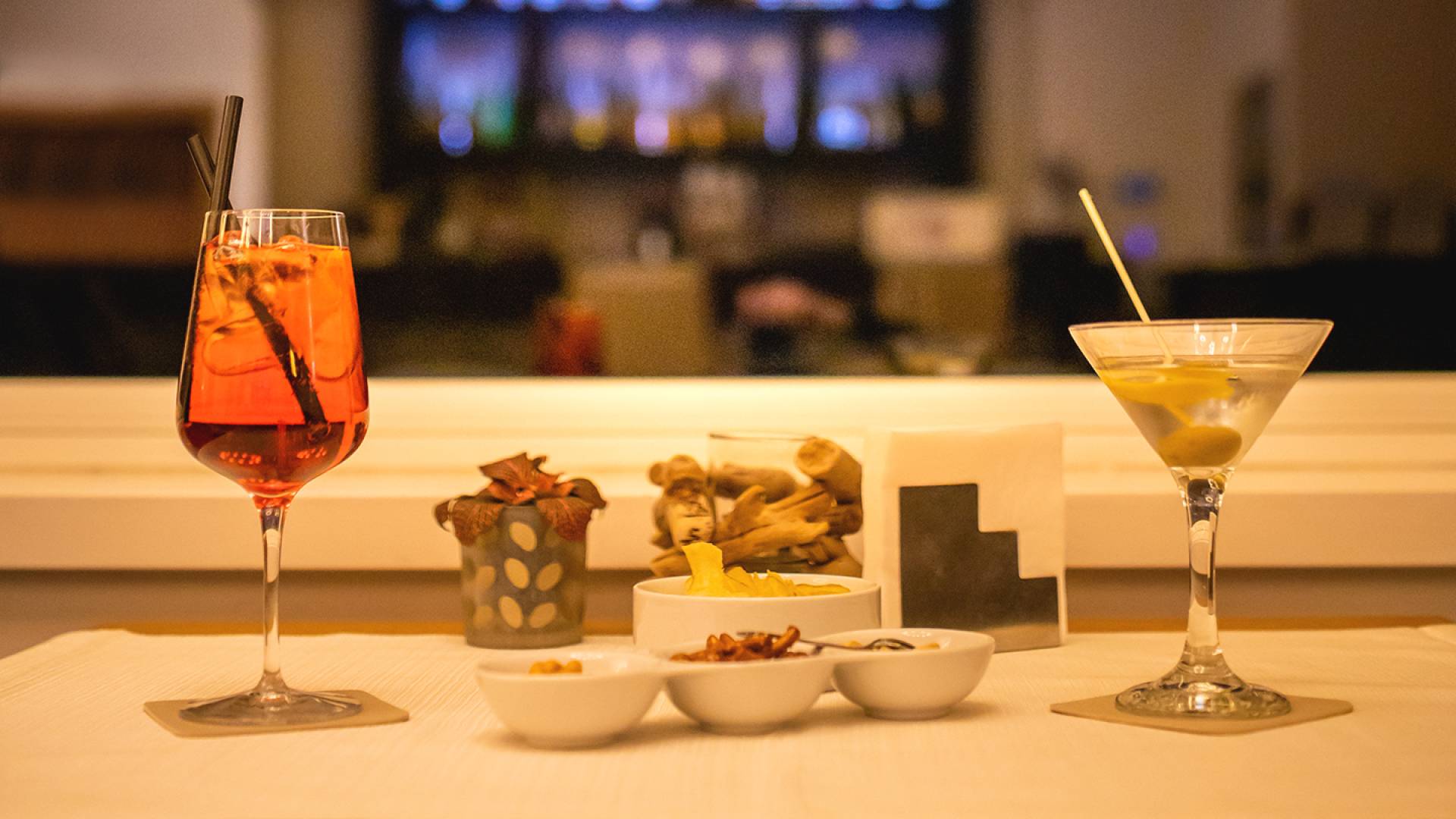 Restaurant & Bar