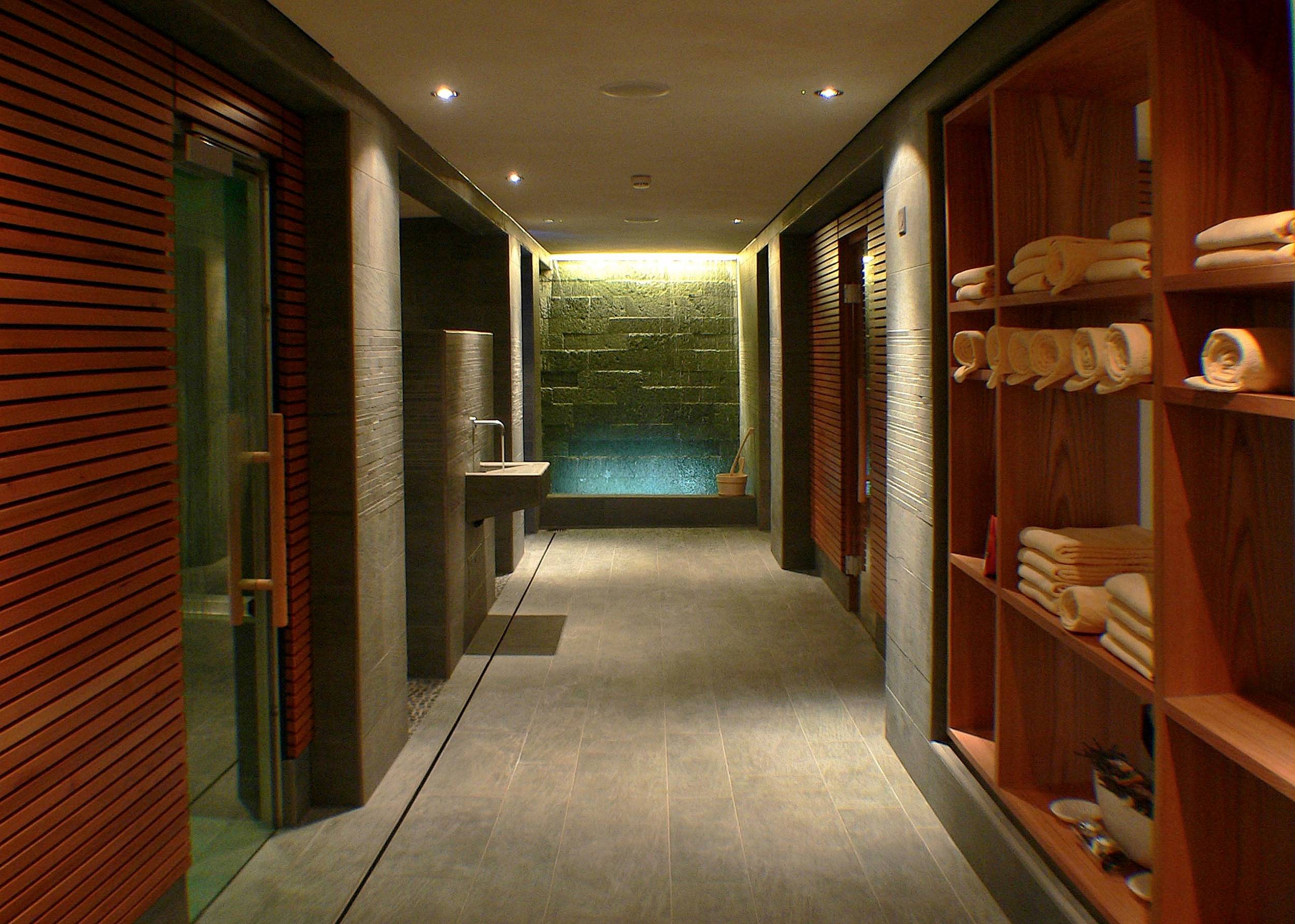 Quelle est la différence entre un sauna et un bain de vapeur?