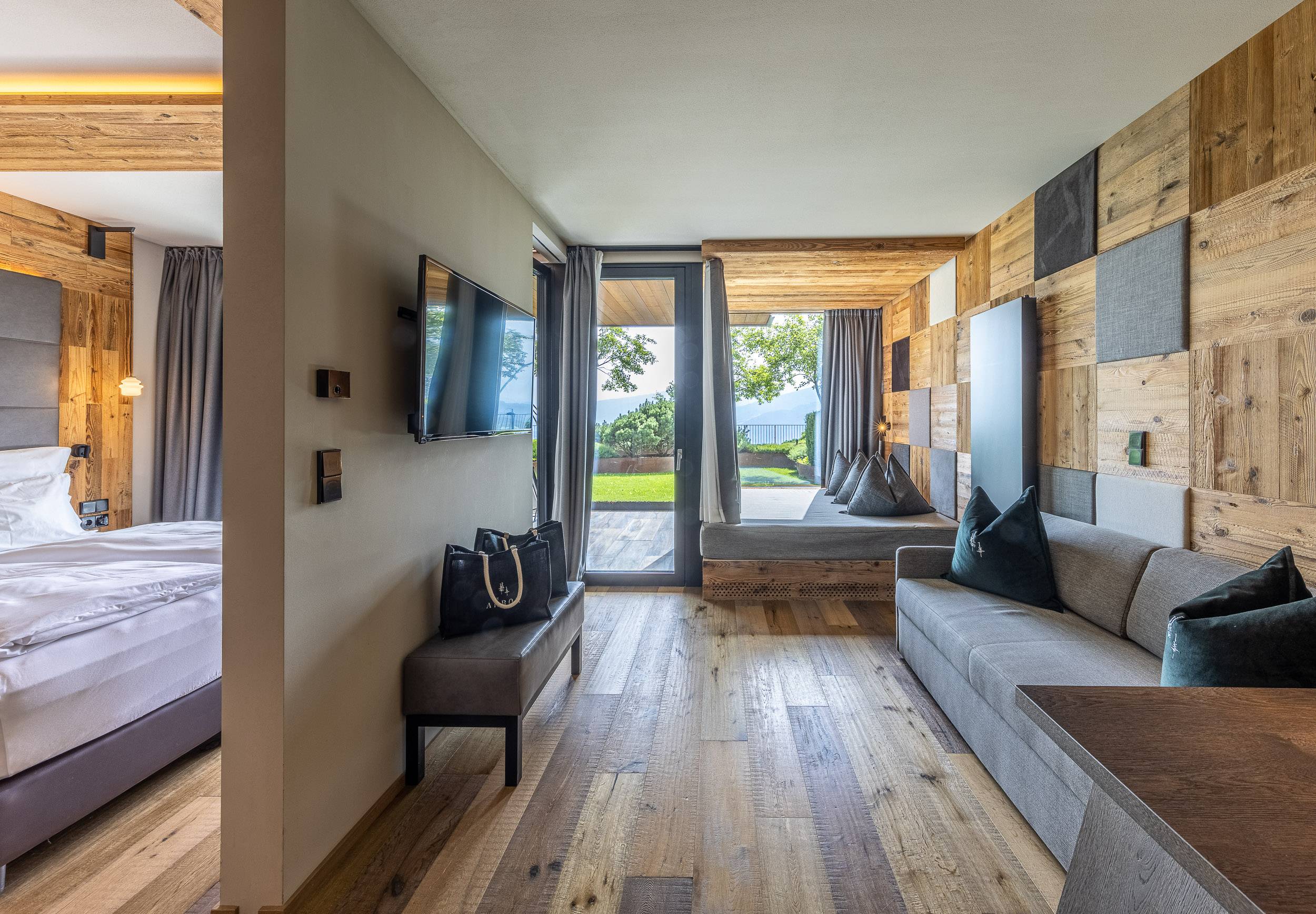 Hangout Suite