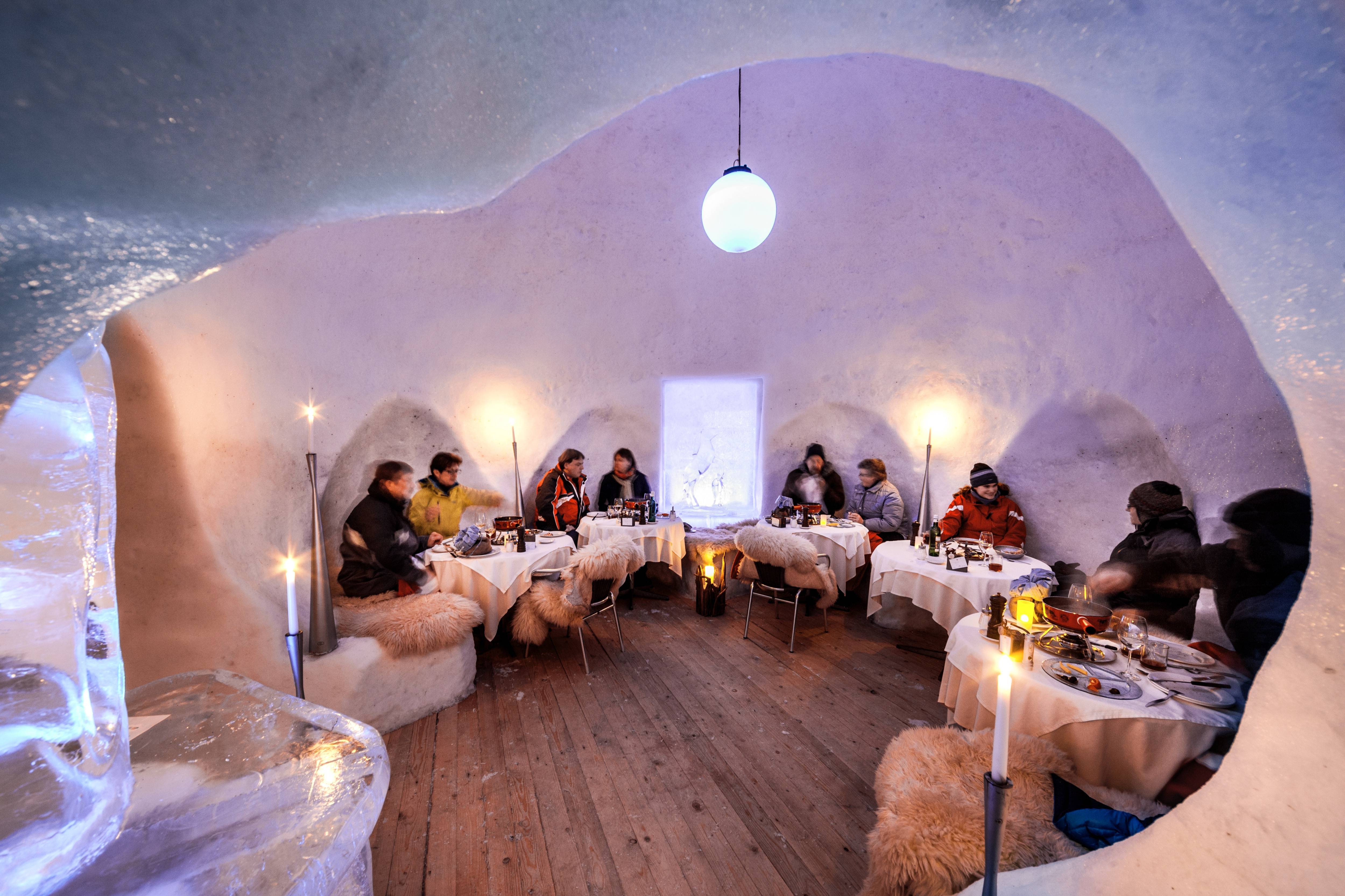 Fondue im Iglu Restaurant