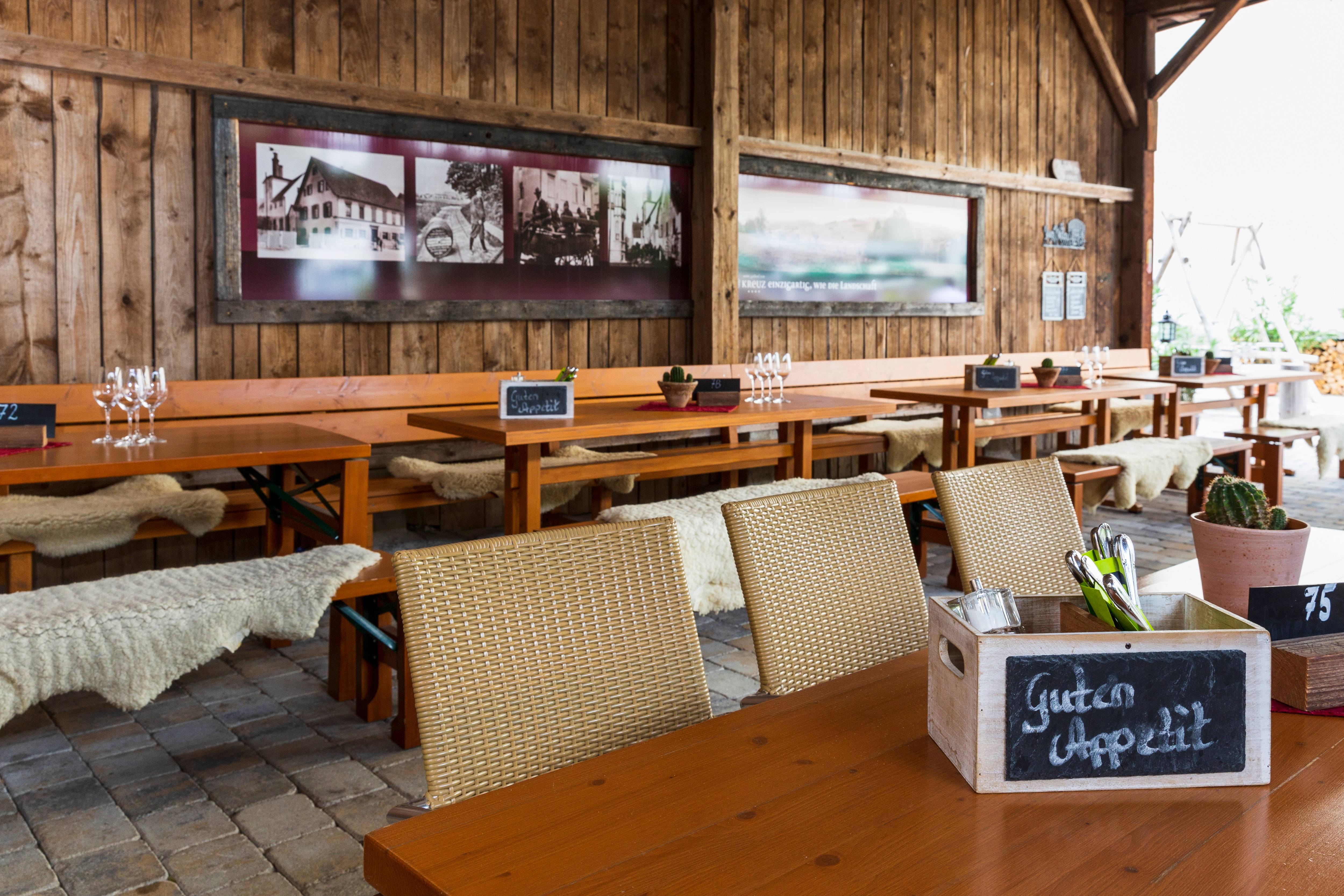 Biergarten mit Brau-Scheune