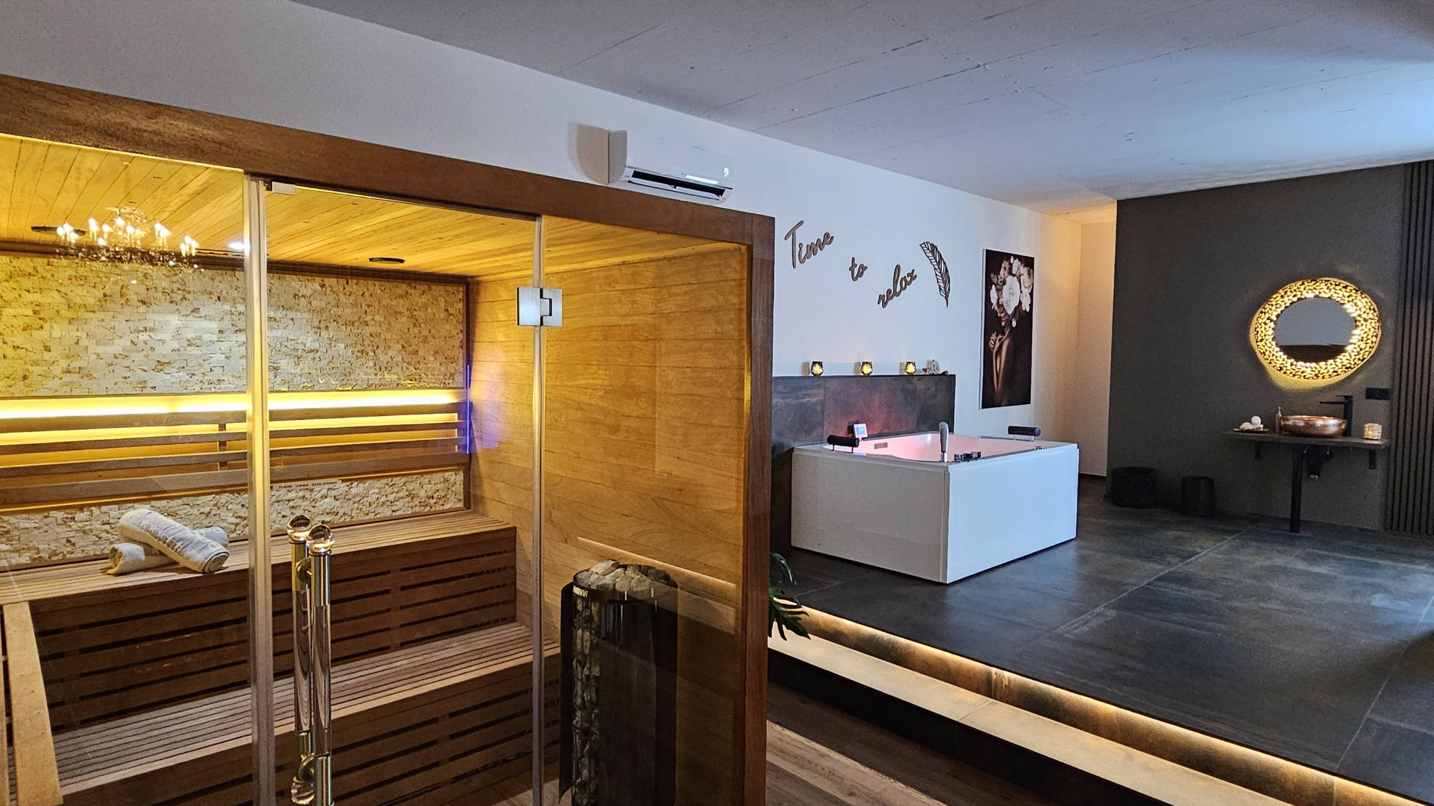 Crystal Luxury Suite