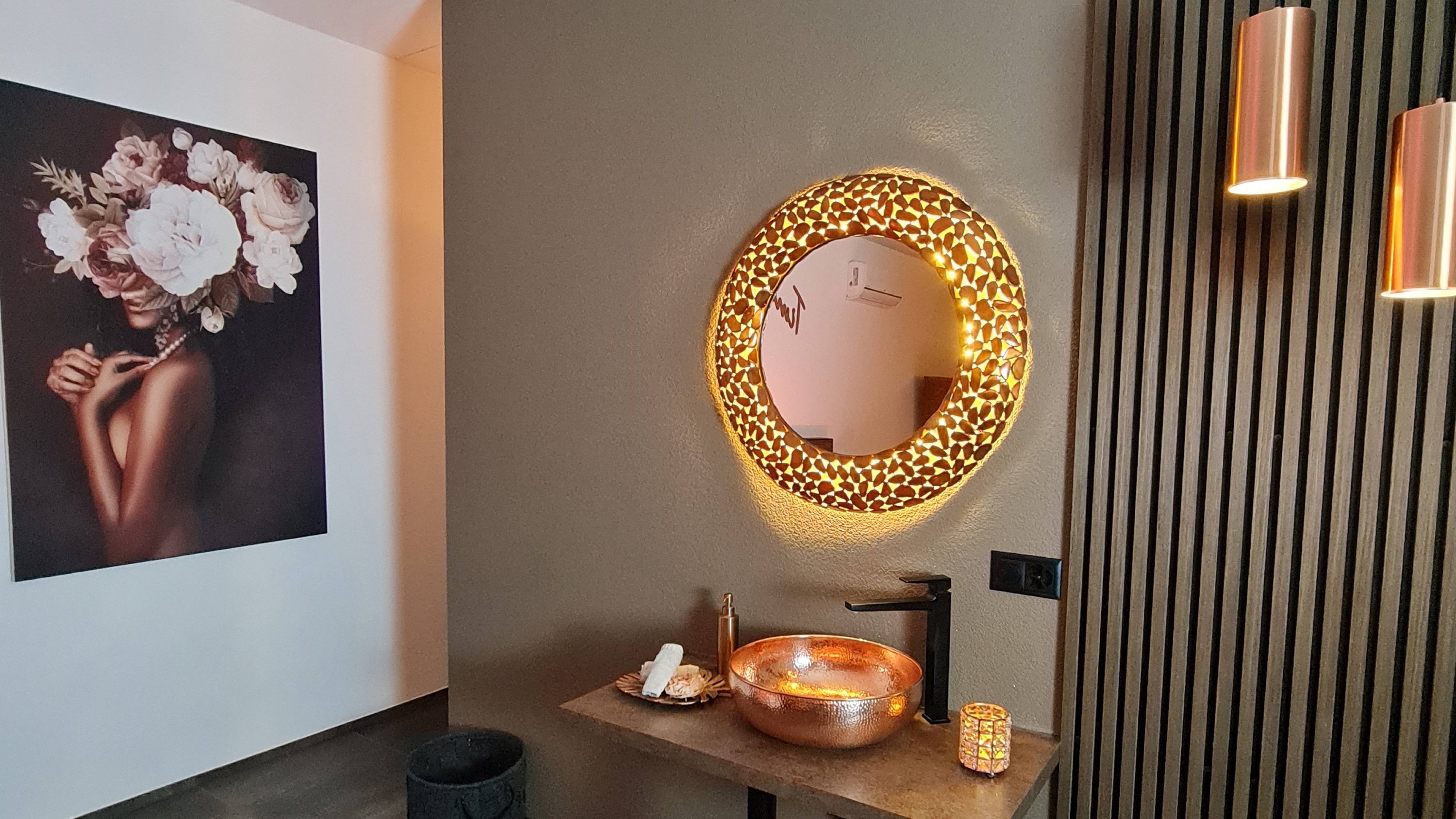 Crystal Luxury Suite mit Whirlpool und finnische Sauna