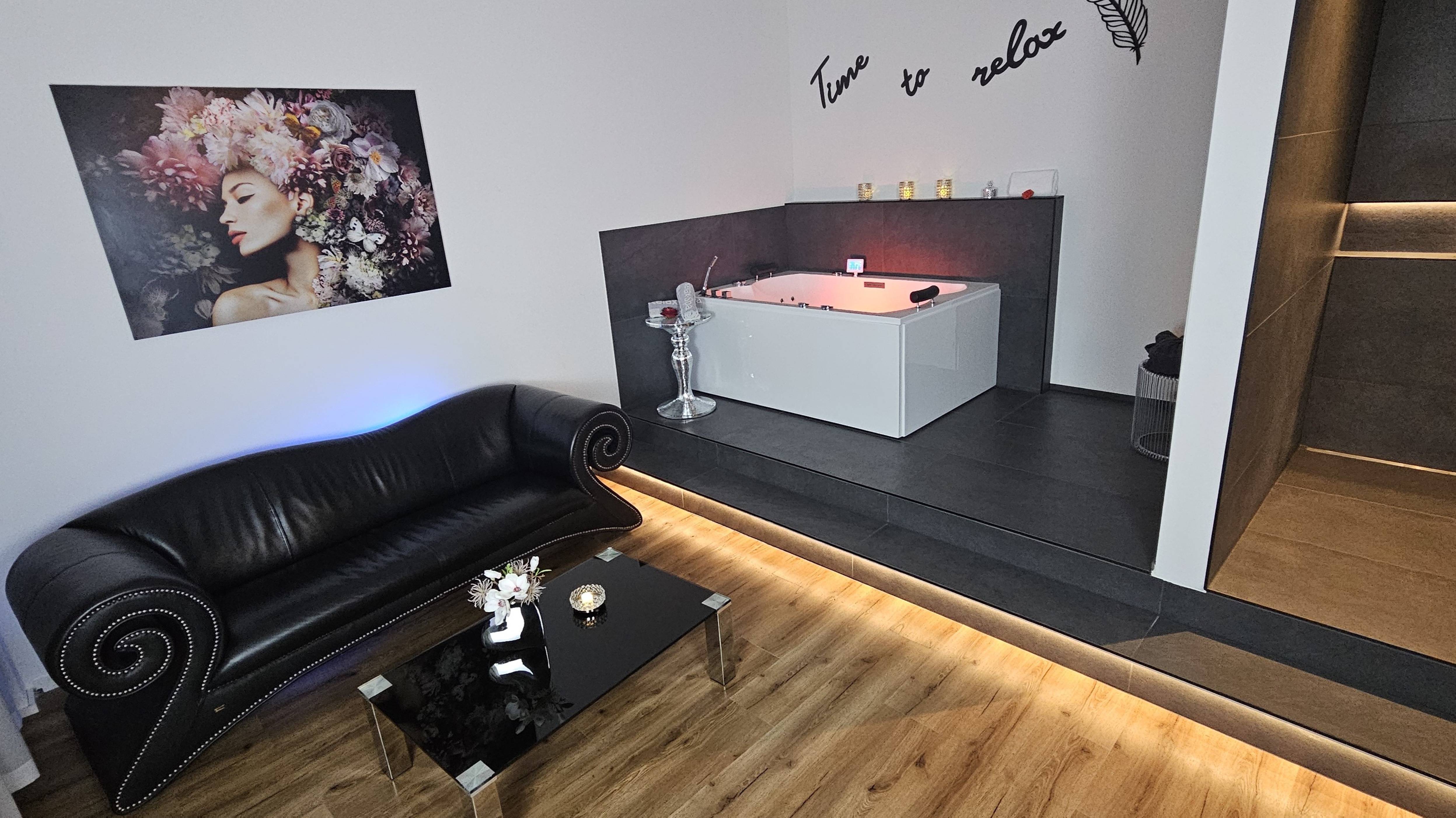 Silver Luxury Suite mit Whirlpool und Infrarot Sauna