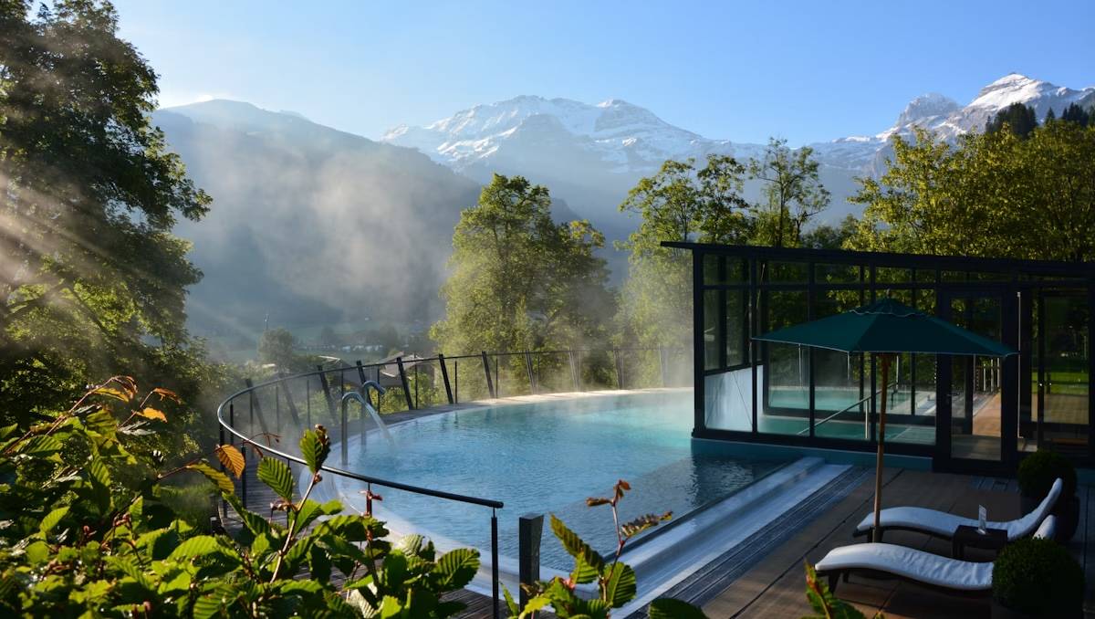 Kurzurlaube und Tagesausflüge mit Aussenpool in der Lenk im Simmental