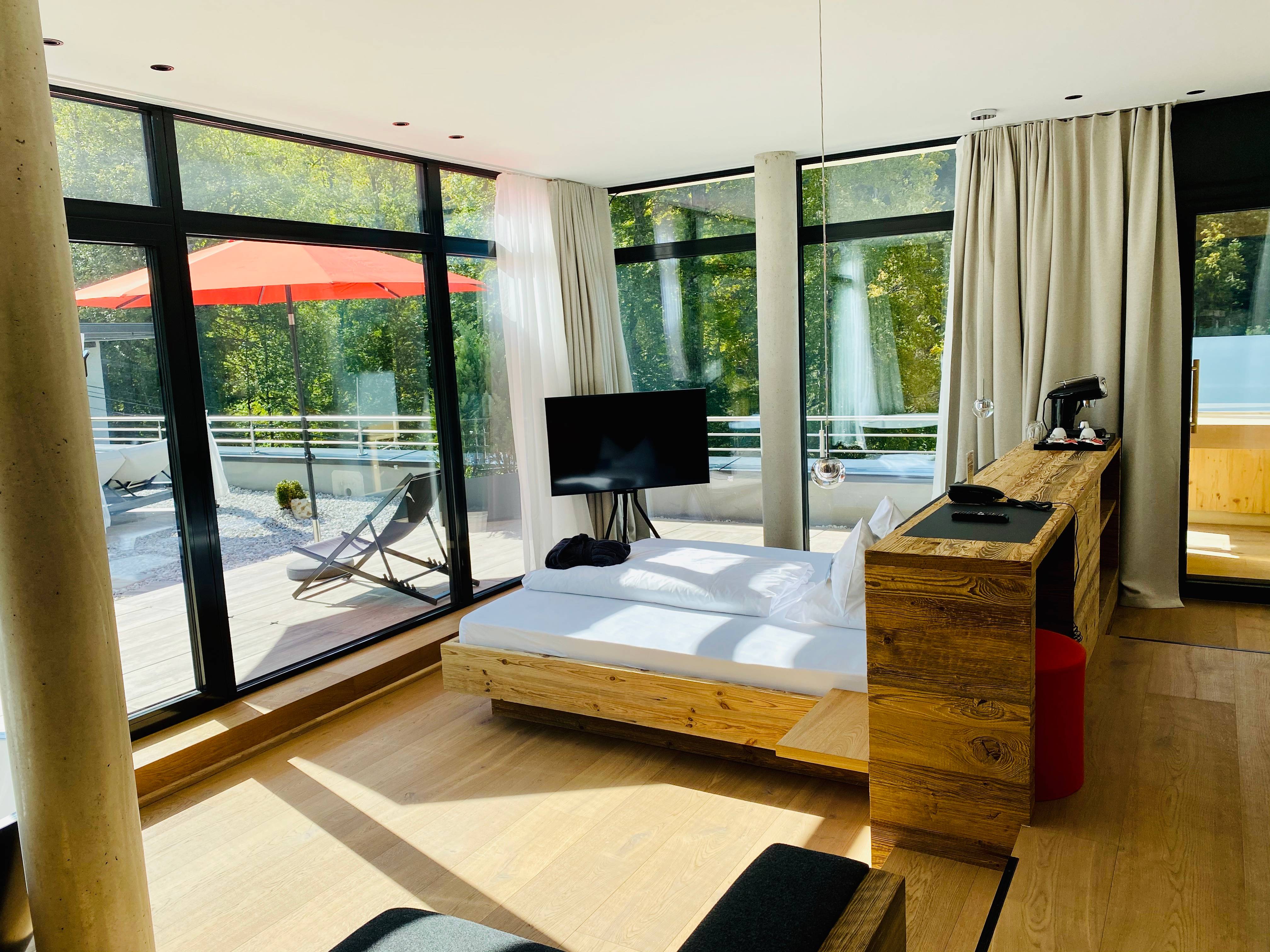 SPA-Eck mit eigener Sauna / Panoramablick zur Sonnenseite mit Terrasse