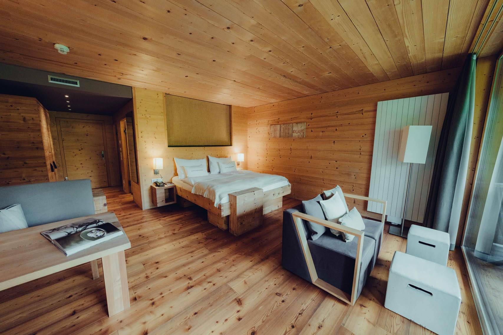 FOREST ROOM