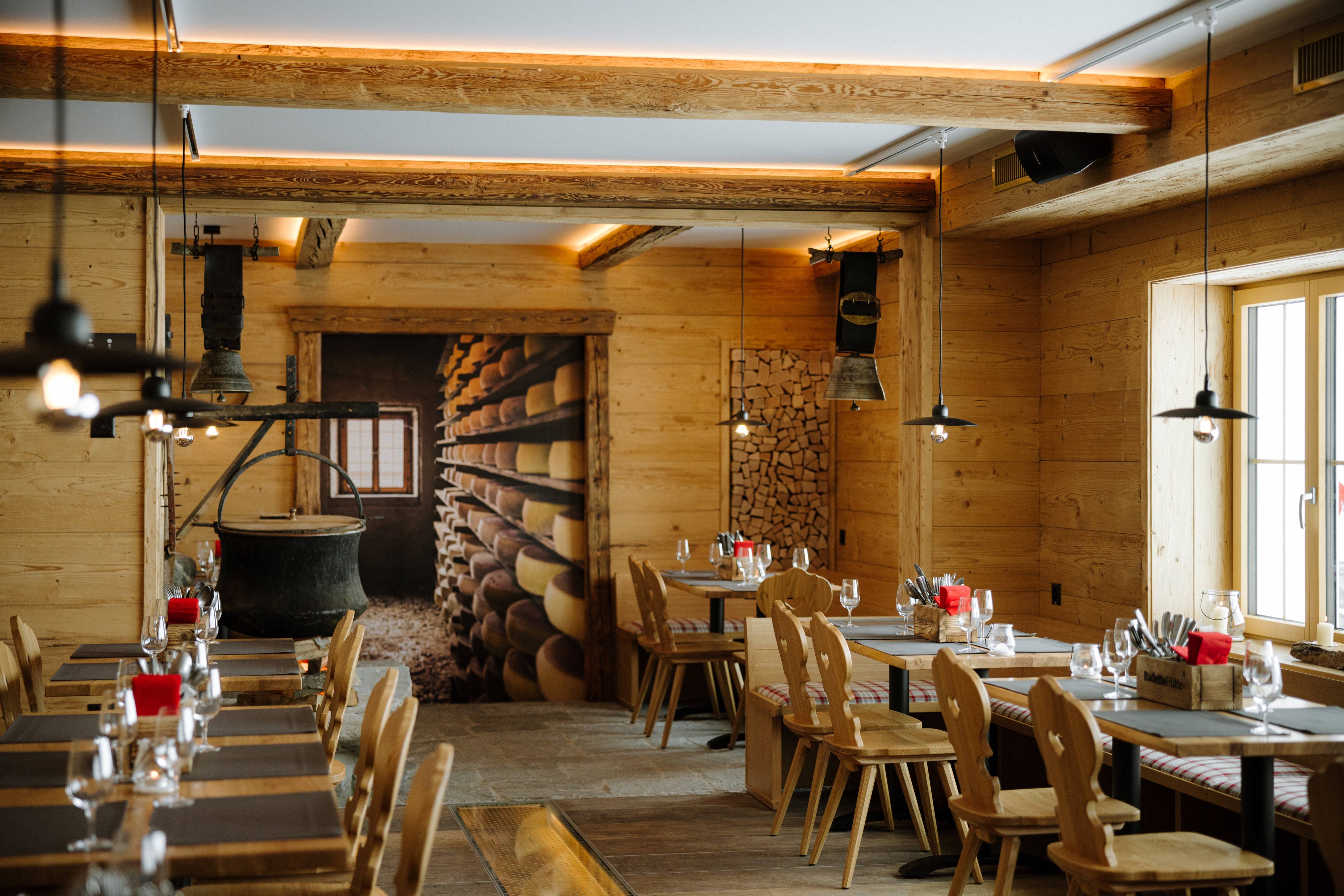 Raclettehütte: Alpenchic trifft auf Tradition