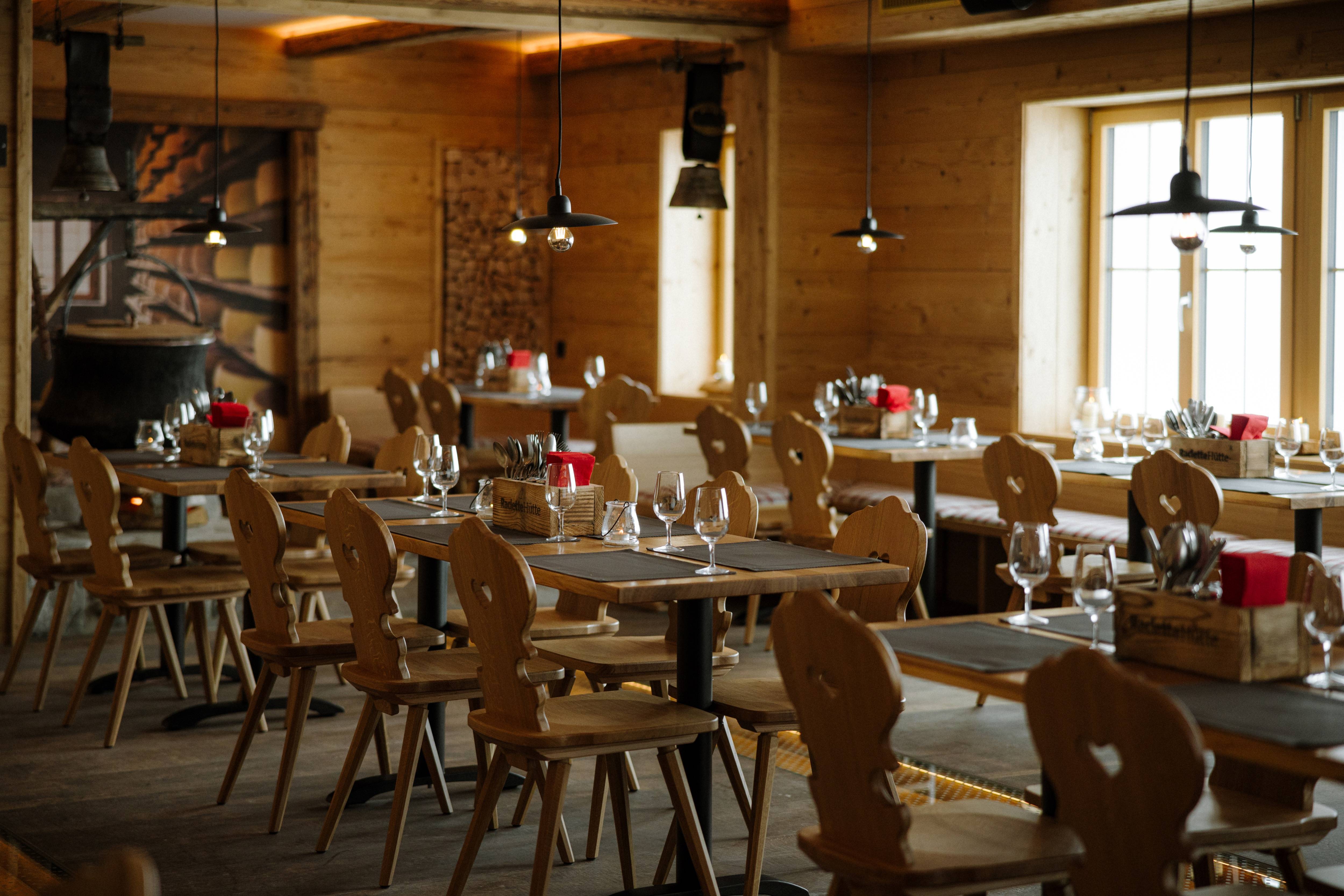 Raclettehütte: Alpenchic trifft auf Tradition