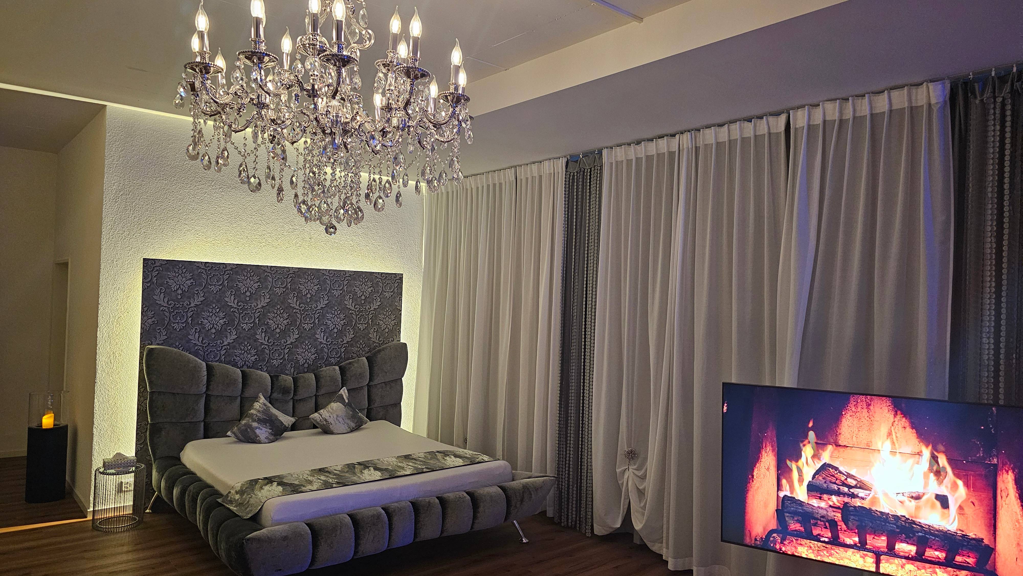 Silver Luxury Suite