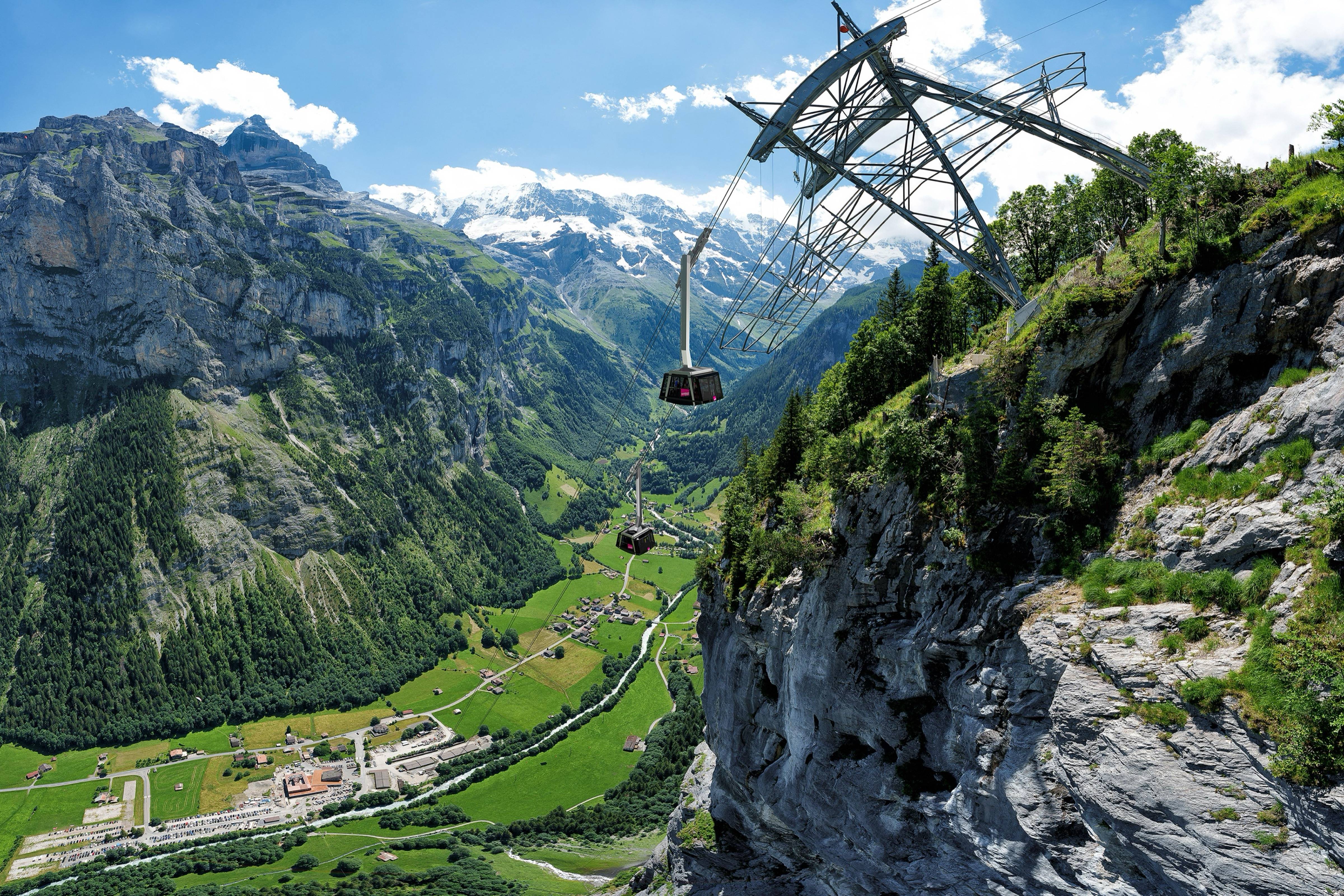 Mit der Luftseilbahn zum Hotel Alpenruh