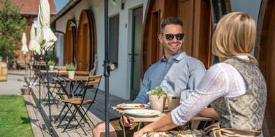 Schlafen im Weinfass