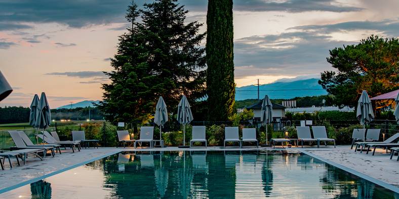 Entspannung zwischen See und Bergen