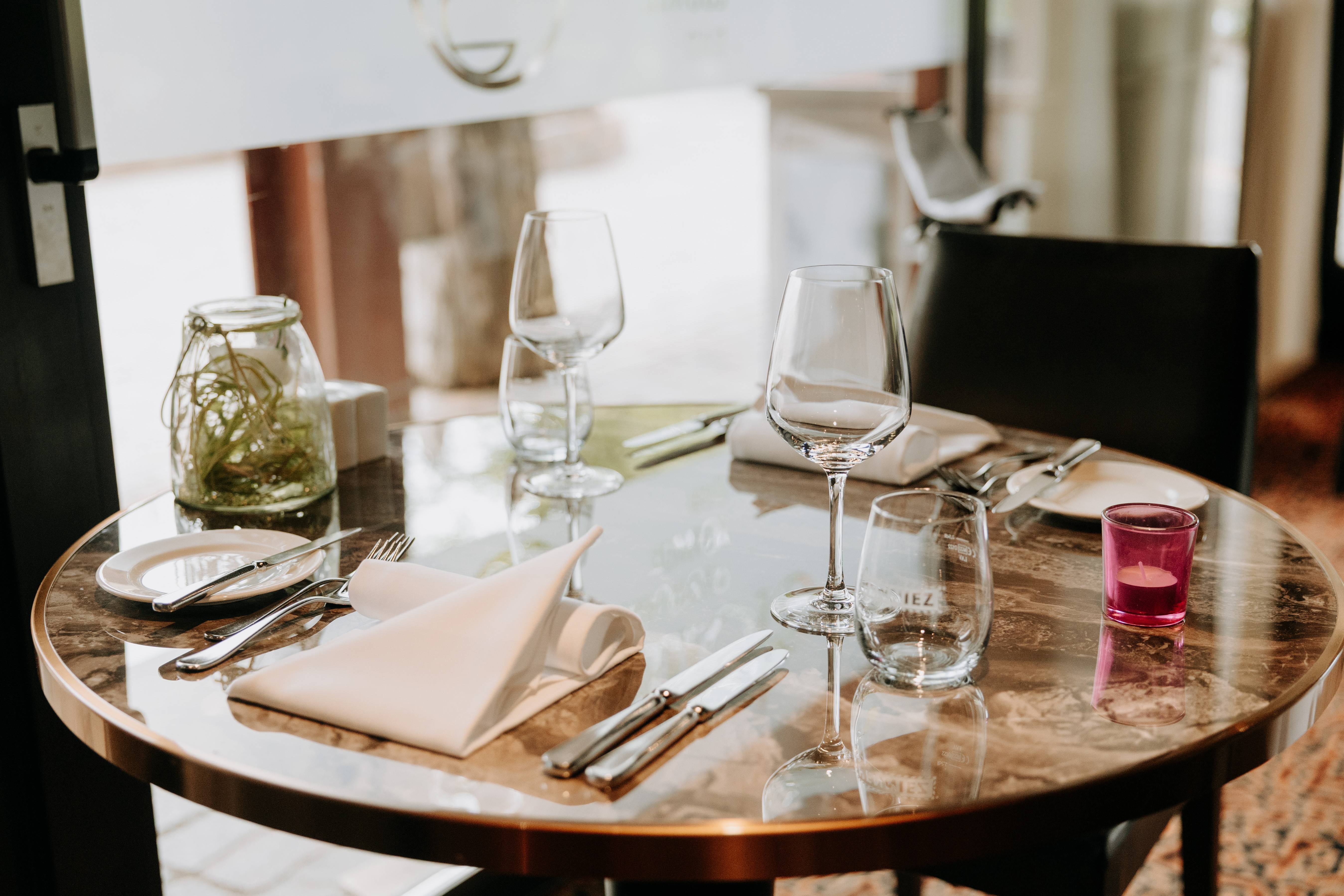Restaurant elements