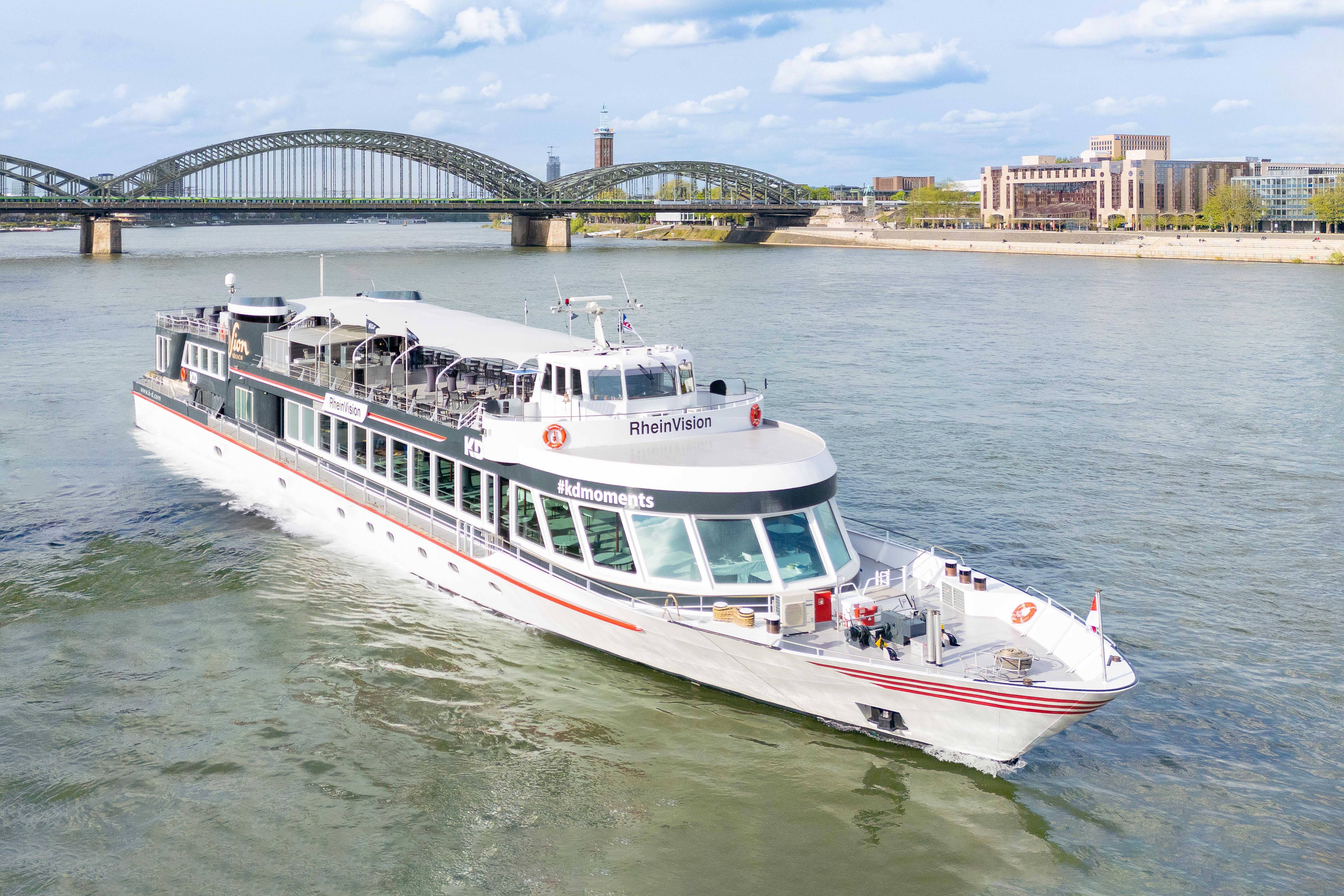 Panorama Schifffahrt auf dem Rhein