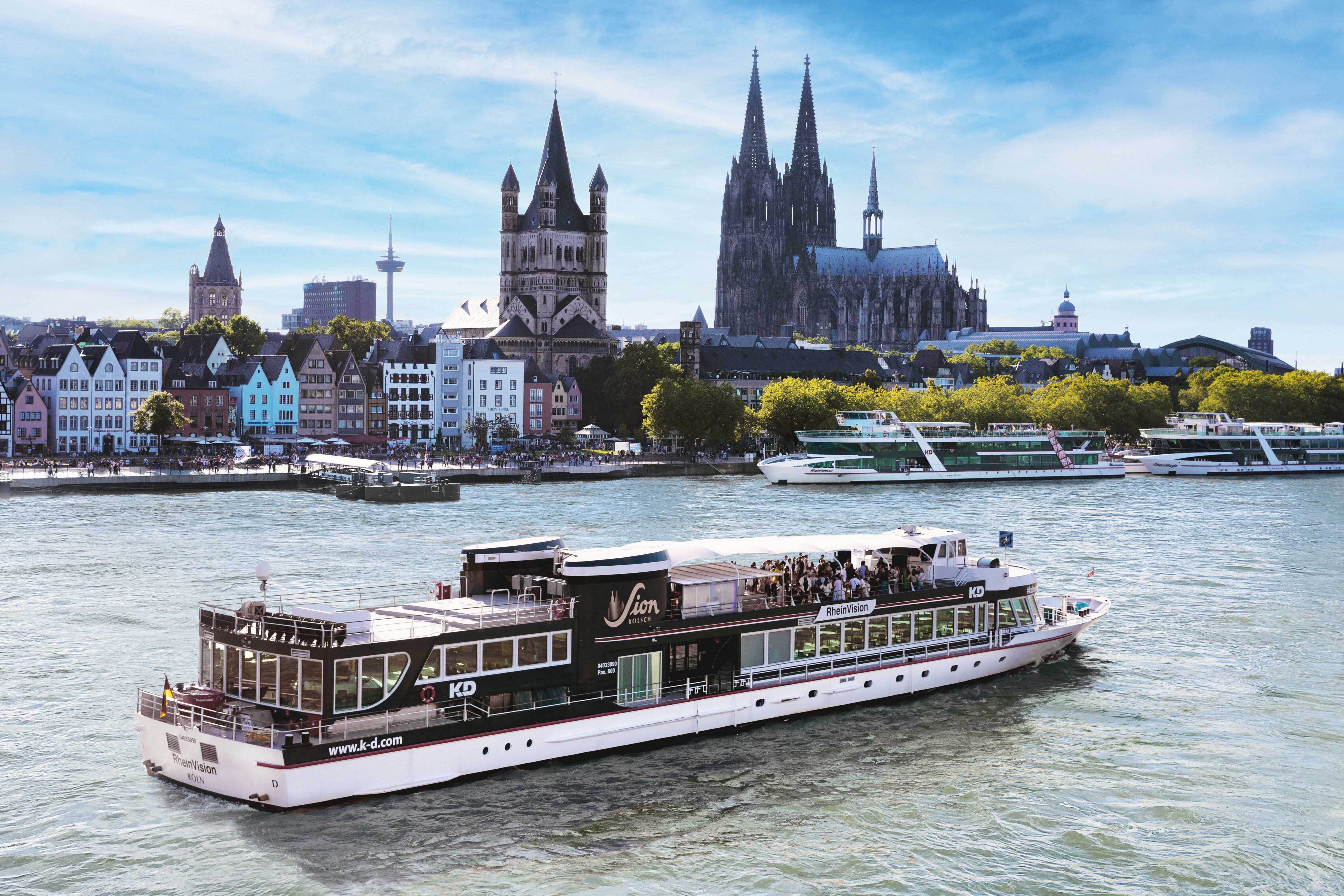 Panorama Schifffahrt auf dem Rhein
