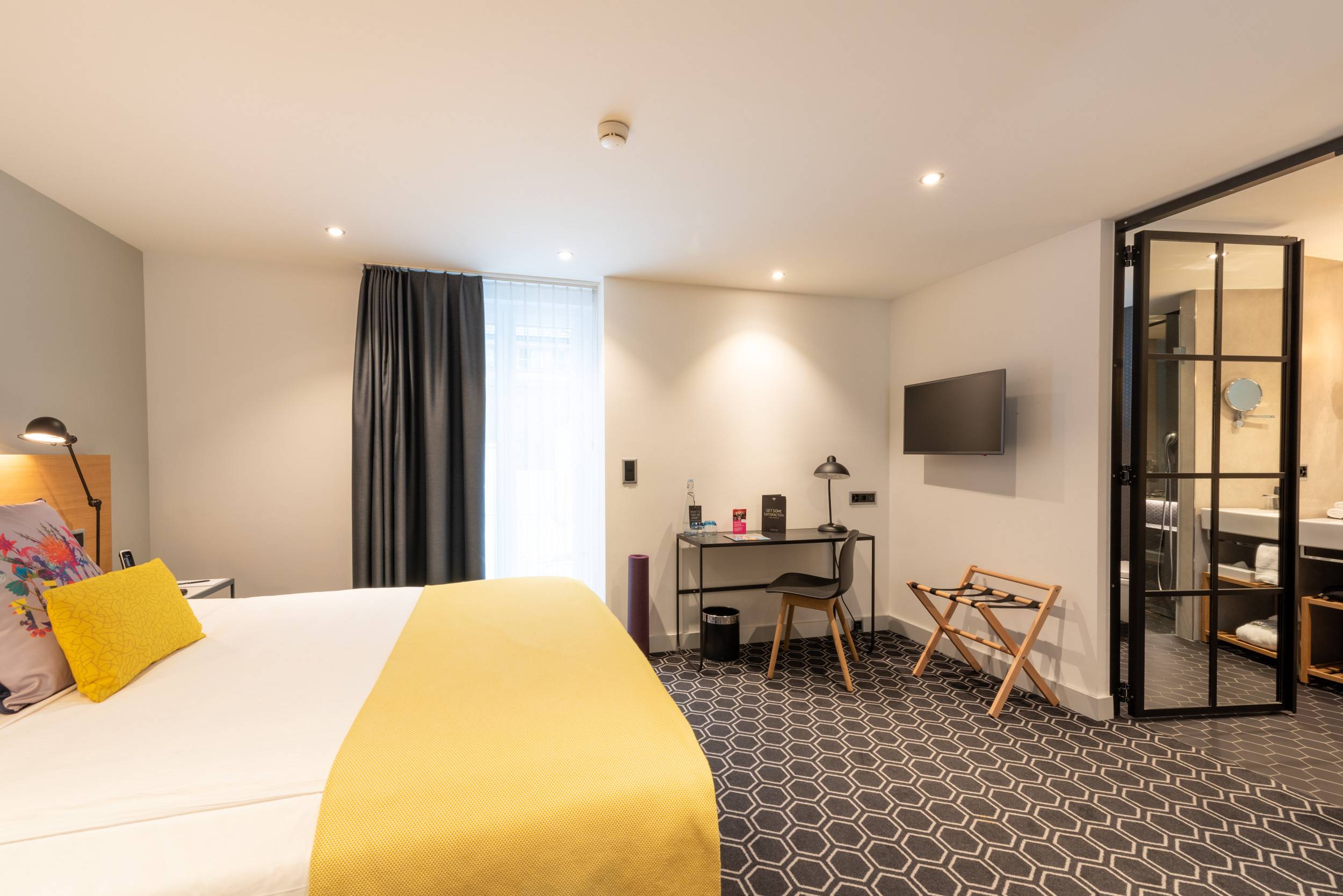 Superior Queen Silver