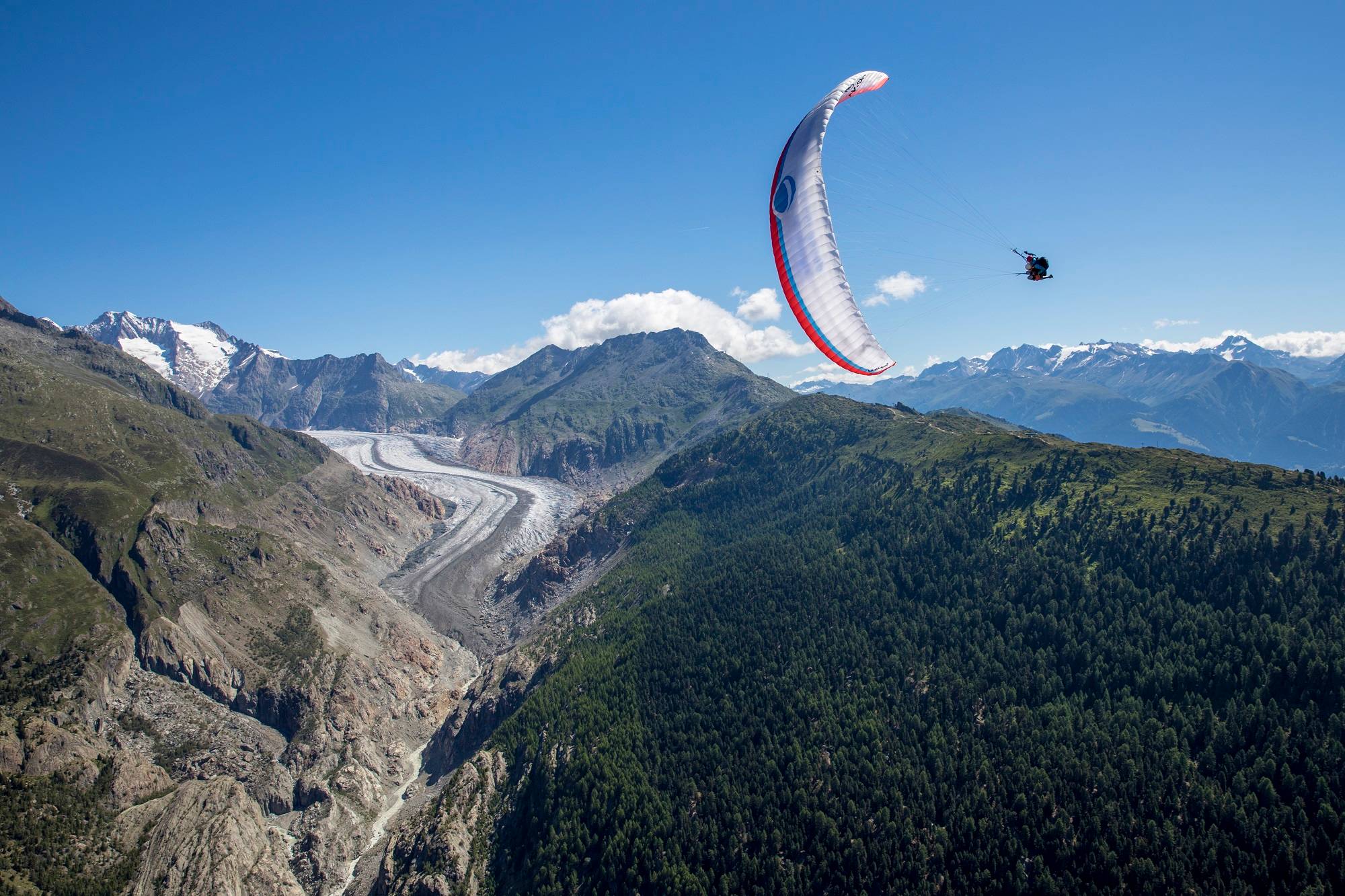 Fliegen & Träumen - im Alpenpanorama Wallis