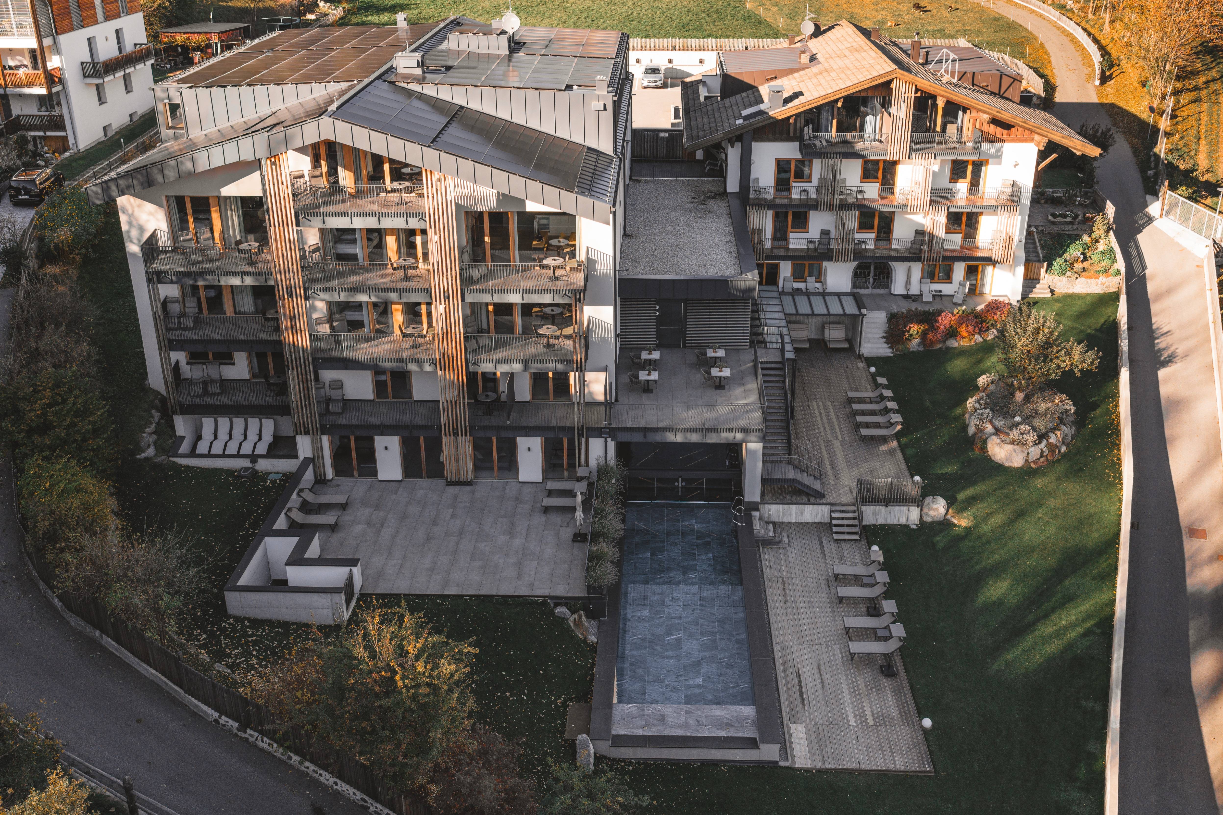 Maraias Luxury Suites & Apartments