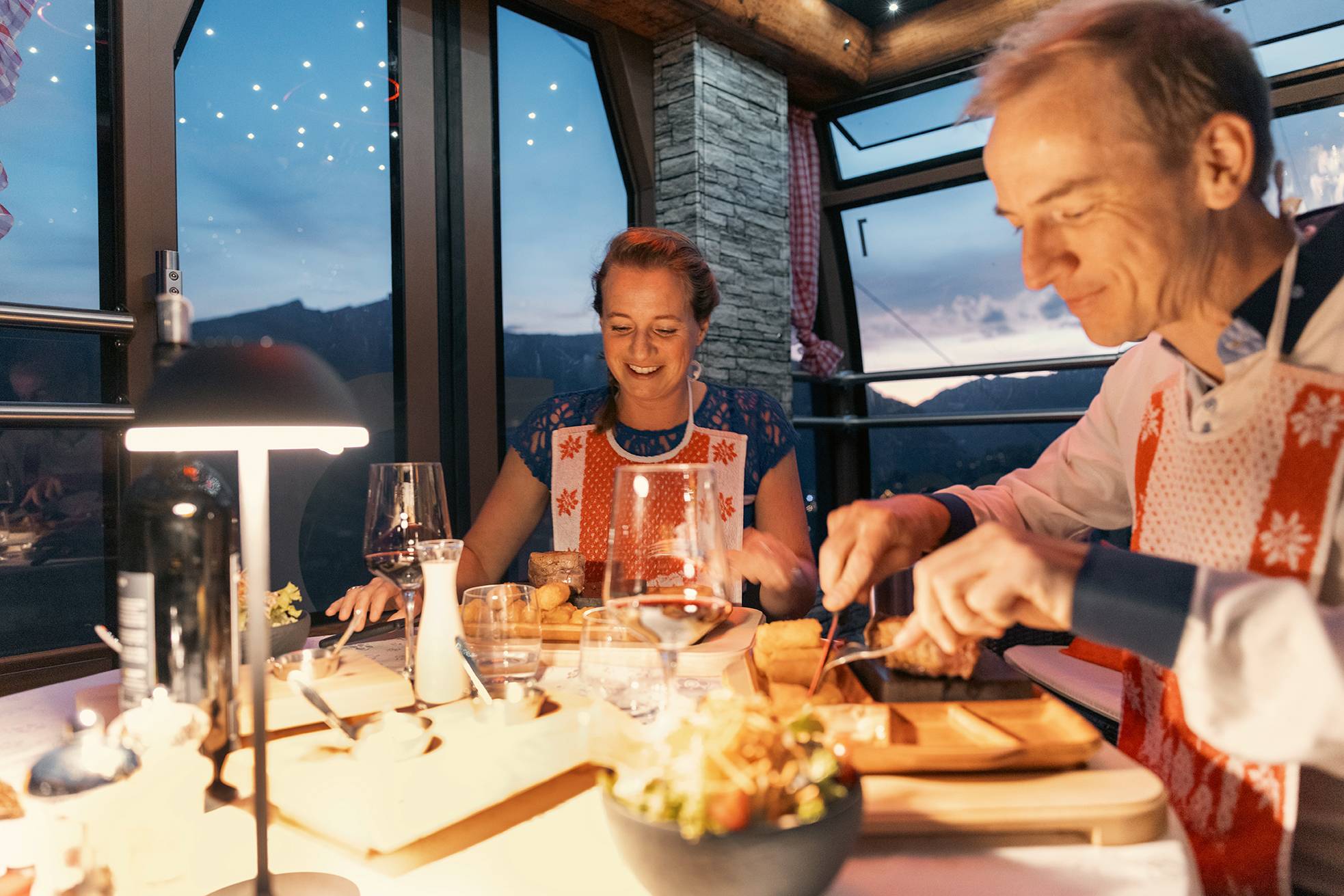 Candle-Light Dinner in der Gondel der Pfingsteggbahn