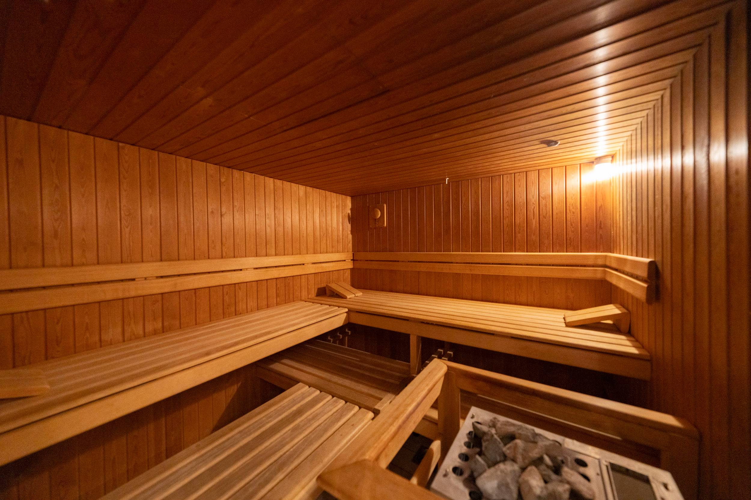 Sauna, Erlebnisdusche & Kaltbad