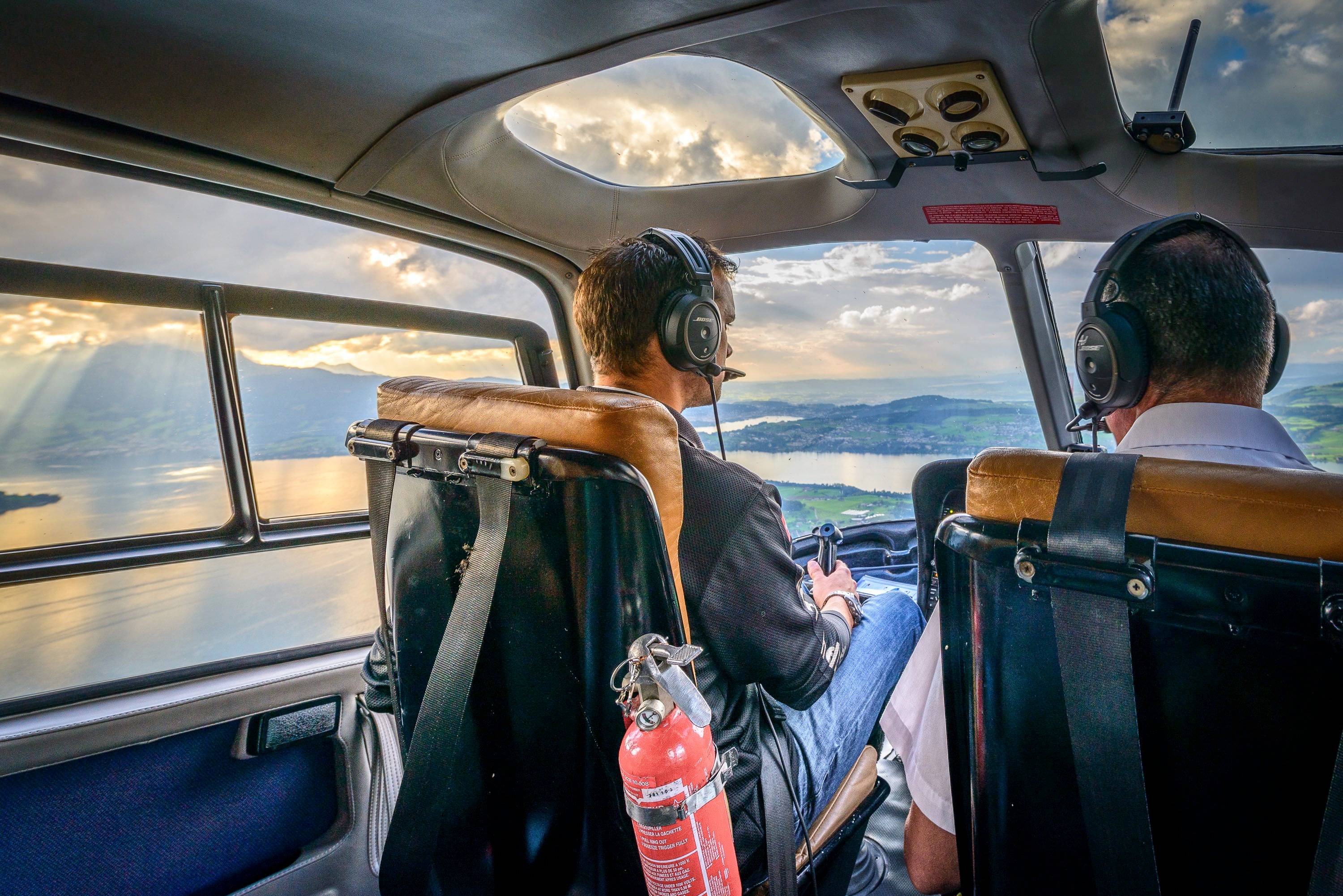Helikopterflug über die Alpen