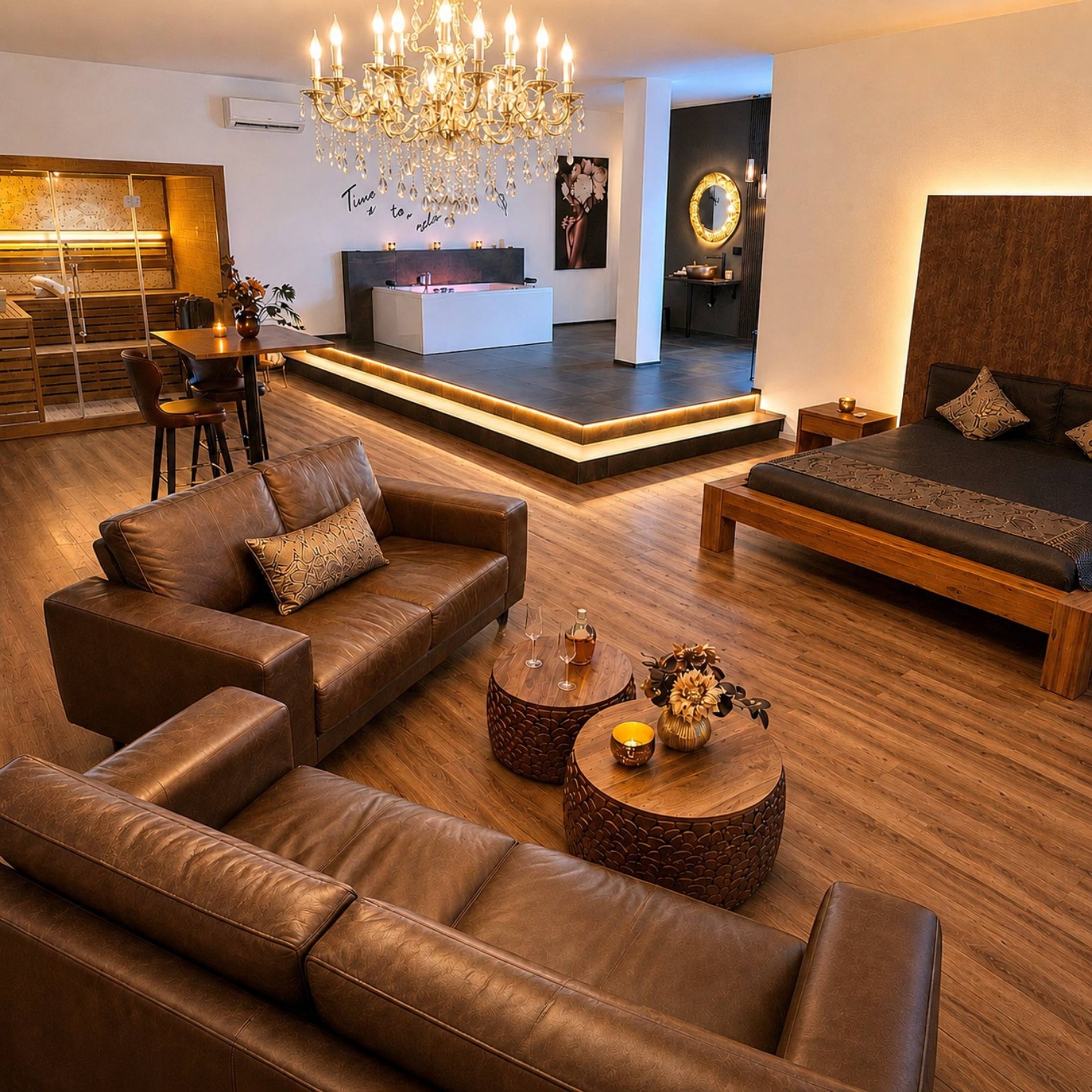 Crystal Luxury Suite mit Whirlpool und finnischer Sauna