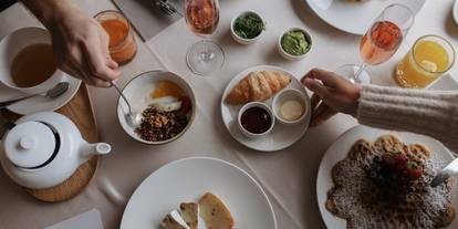 Frühstück mit Aussicht: Warum wir Hotelfrühstück lieben