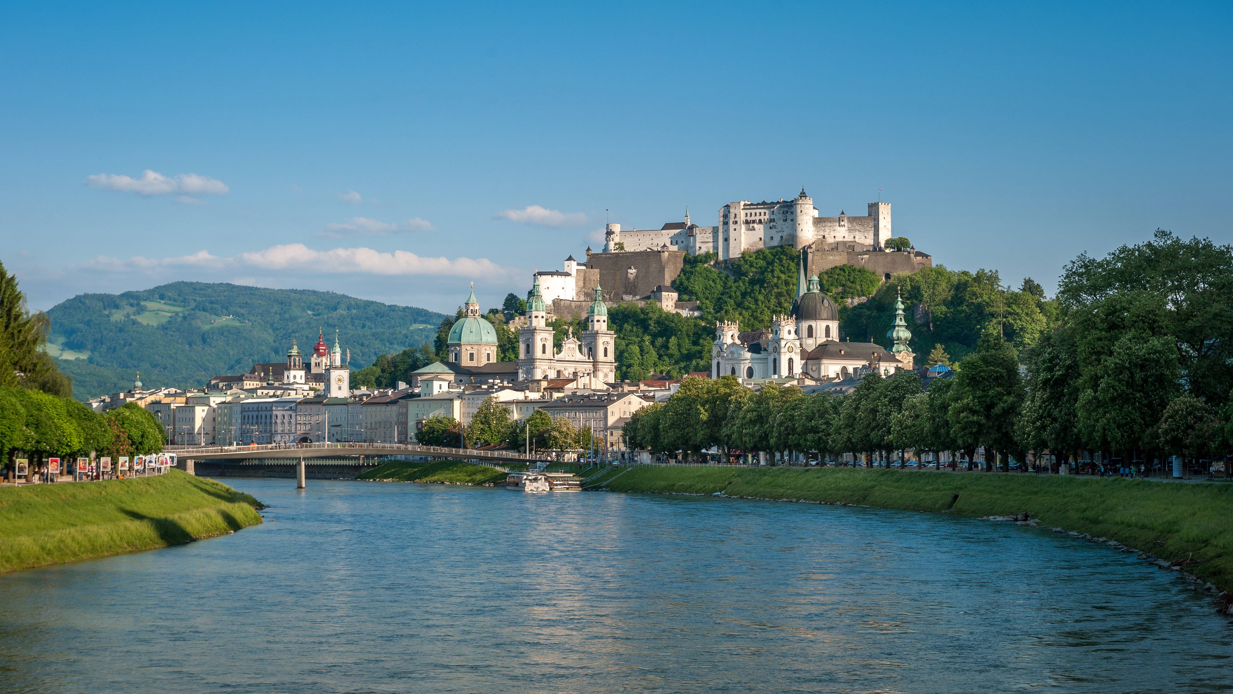 Blick auf die Salzburger Altstadt von der Salzach aus | ©Tourismus Salzburg, Foto: Breitegger Günter
