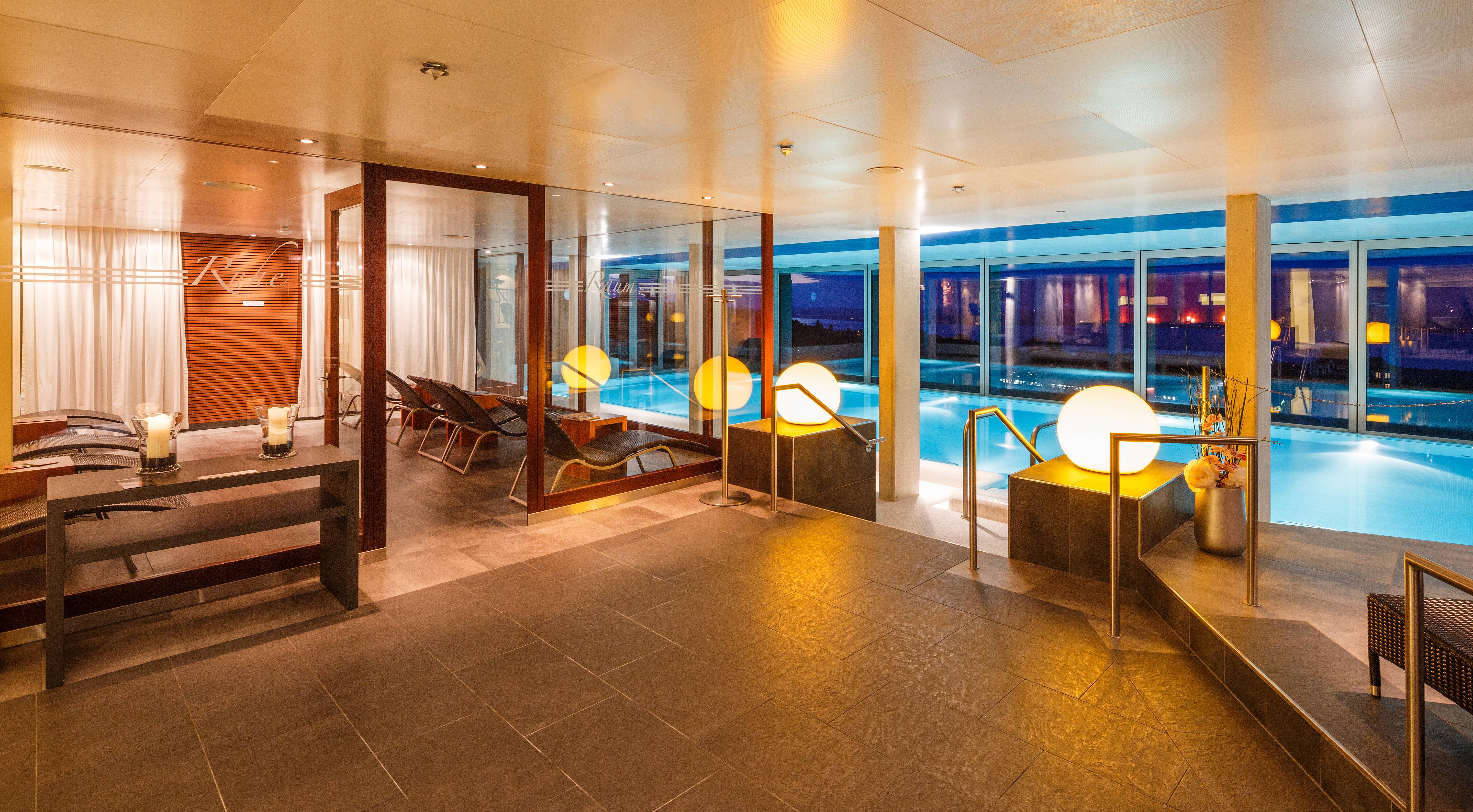 Bild vom Innenpool im Hotel Heiden