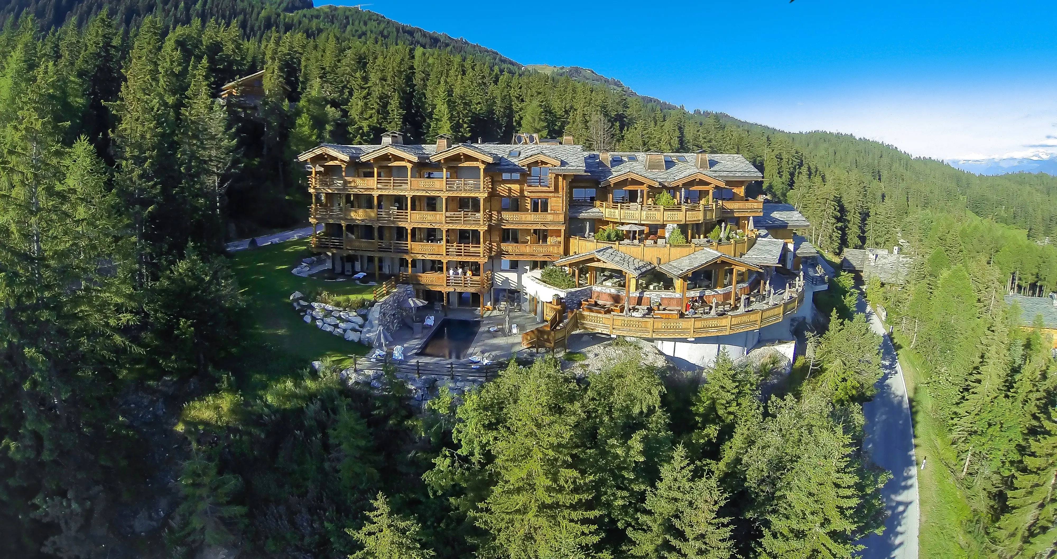 LeCrans Hotel &amp; Spa Aussenansicht