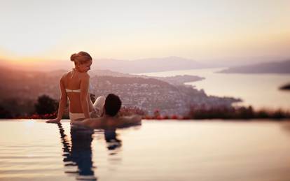 Aussicht vom Aussenpool des Panorama Resort & Spa (in der Schweiz)