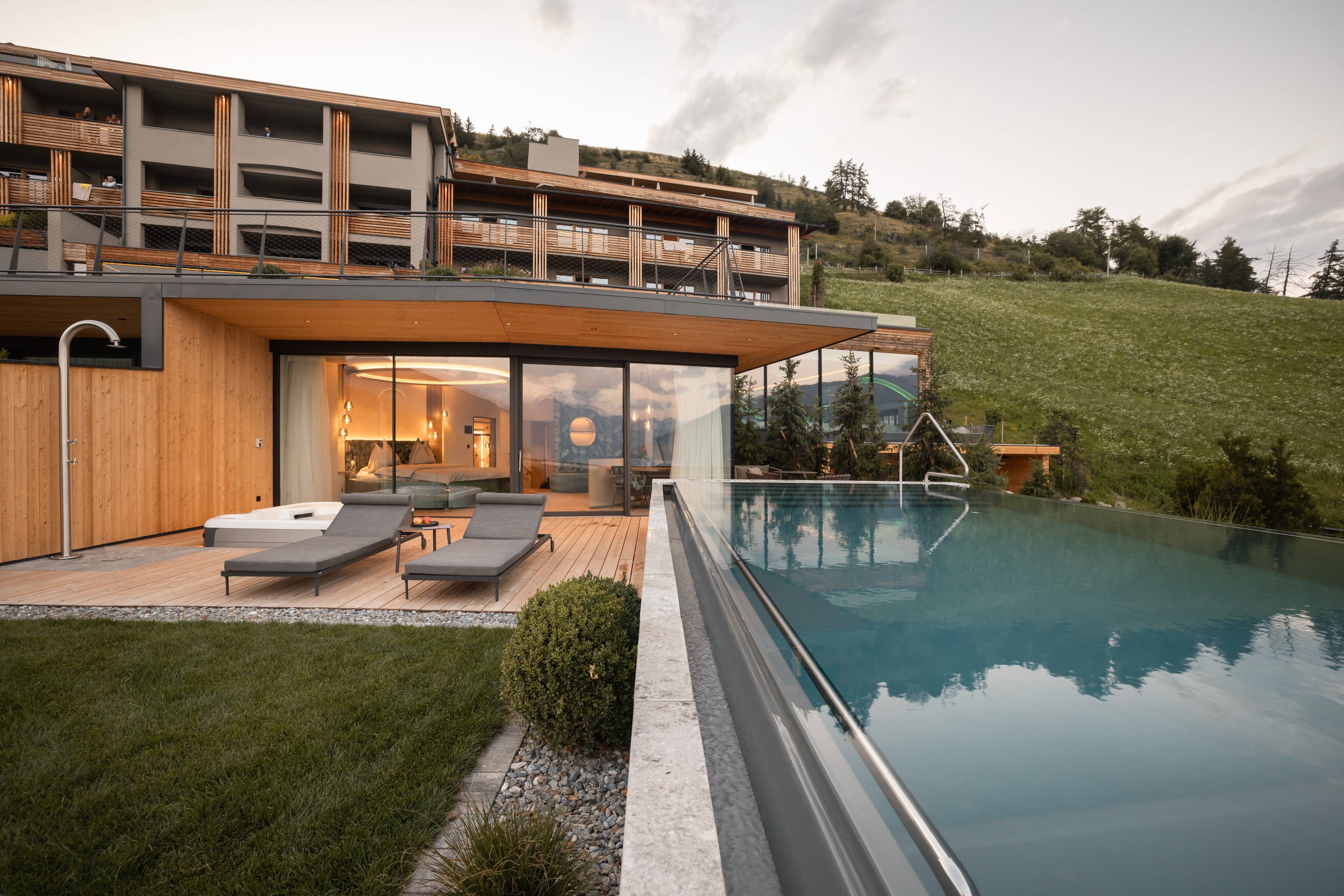 Pool Suite