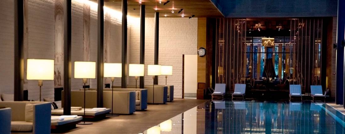 Espace spa intérieur au The Chedi Andermatt