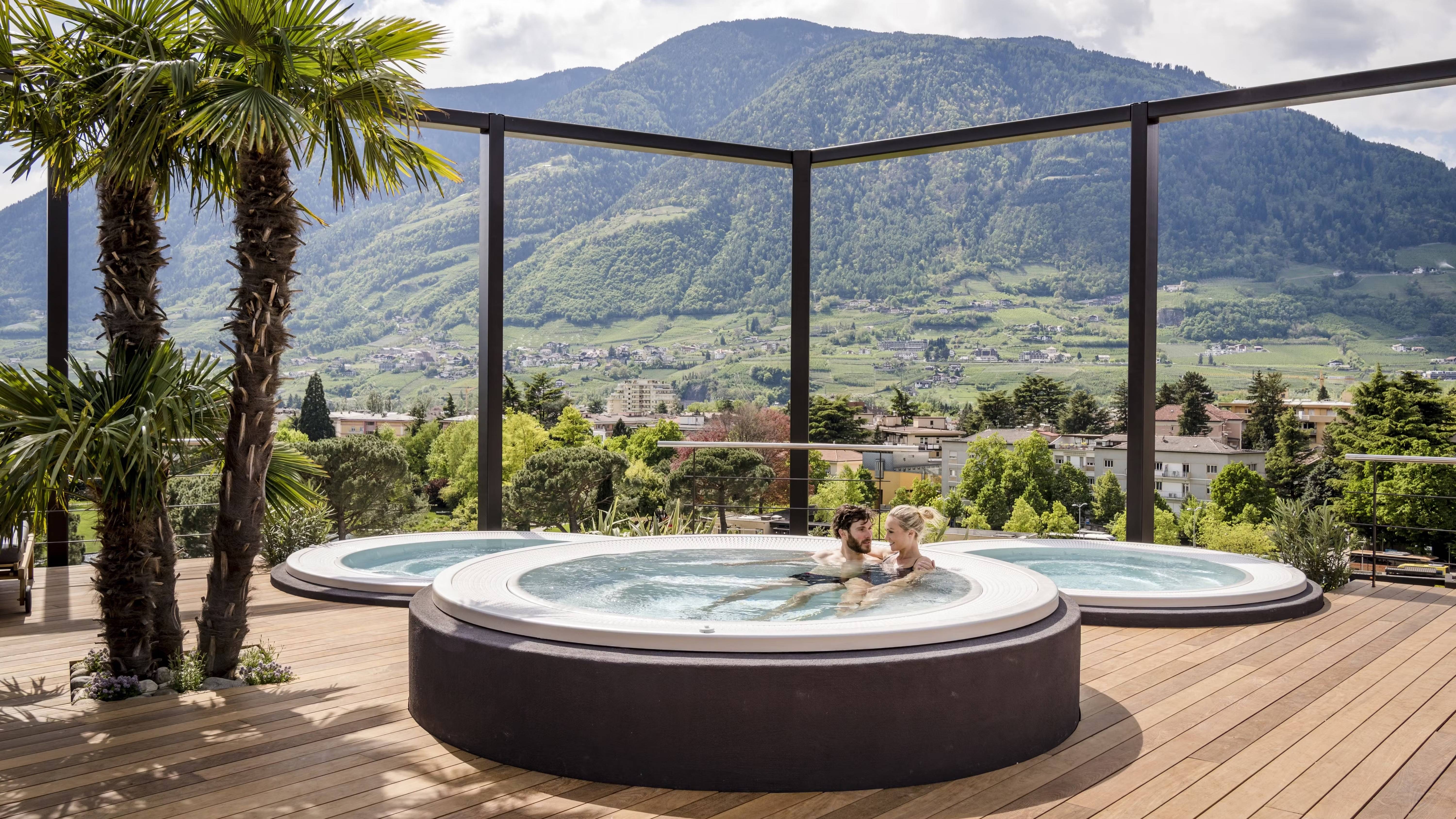 Roof Top Wellnessbereich "Sky Spa" im Hotel Therme Meran ****S